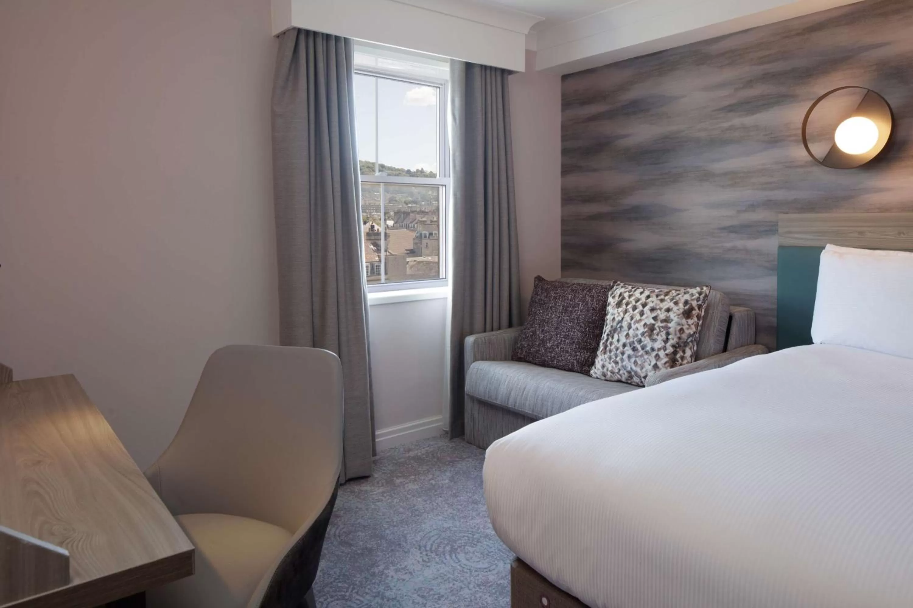 Bedroom, Bed in DoubleTree by Hilton Bath