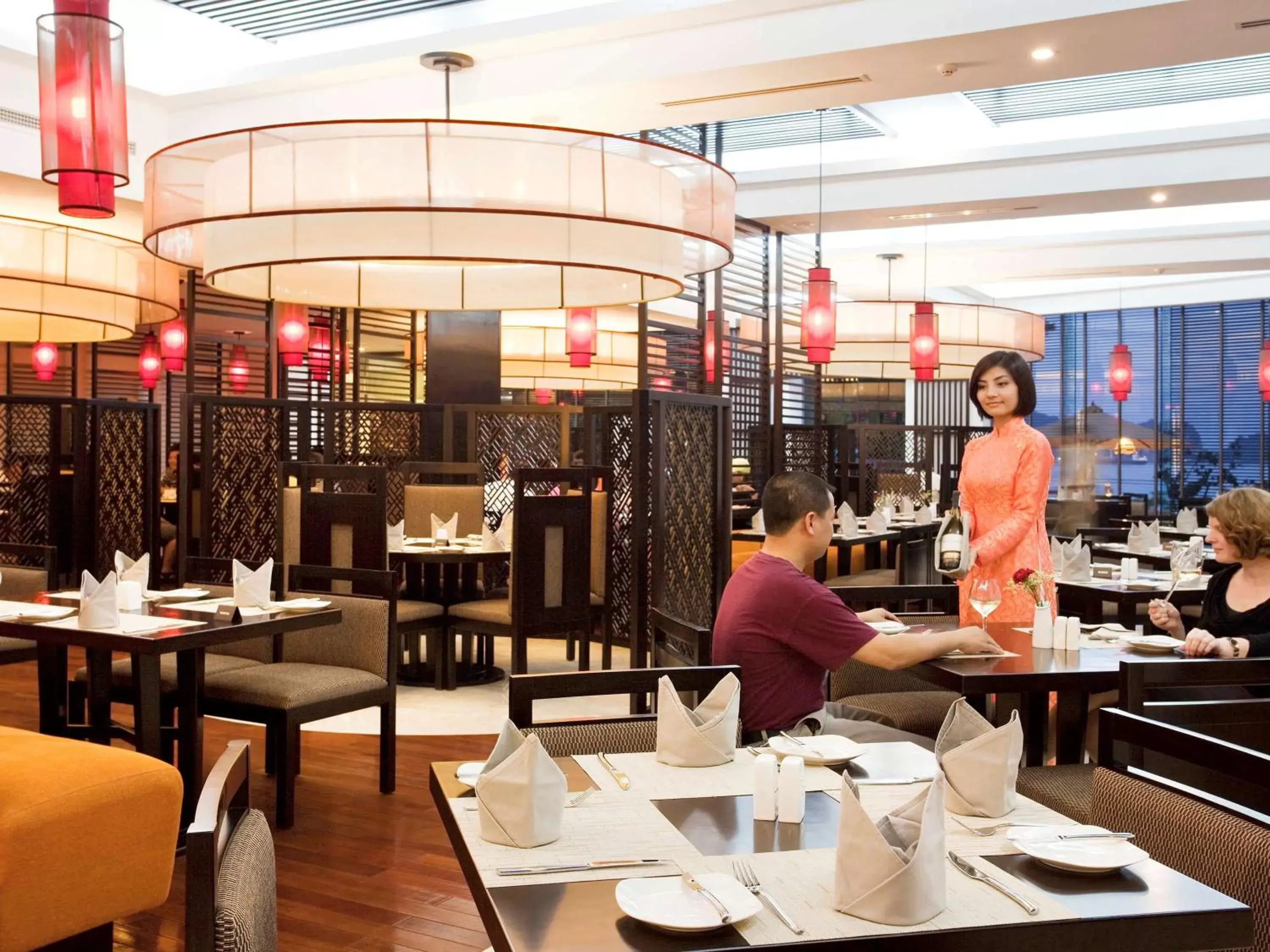 Restaurant/Places to Eat in Novotel Ha Long Bay Hotel