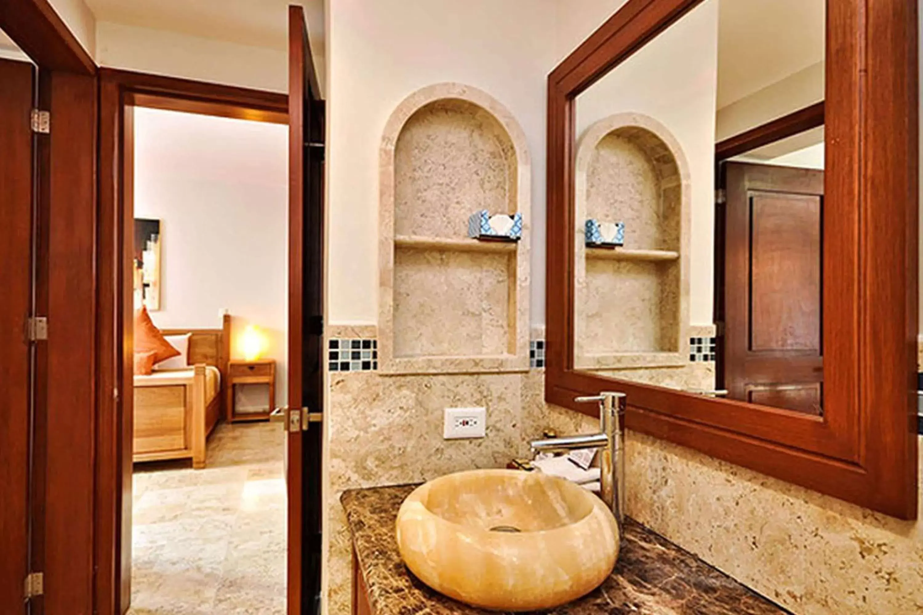 Bedroom, Bathroom in Acanto Hotel Playa del Carmen, Trademark Collection by Wyndham