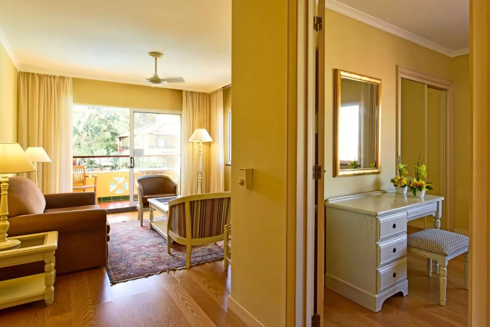 Bedroom, Seating Area in Pestana Village Garden Hotel