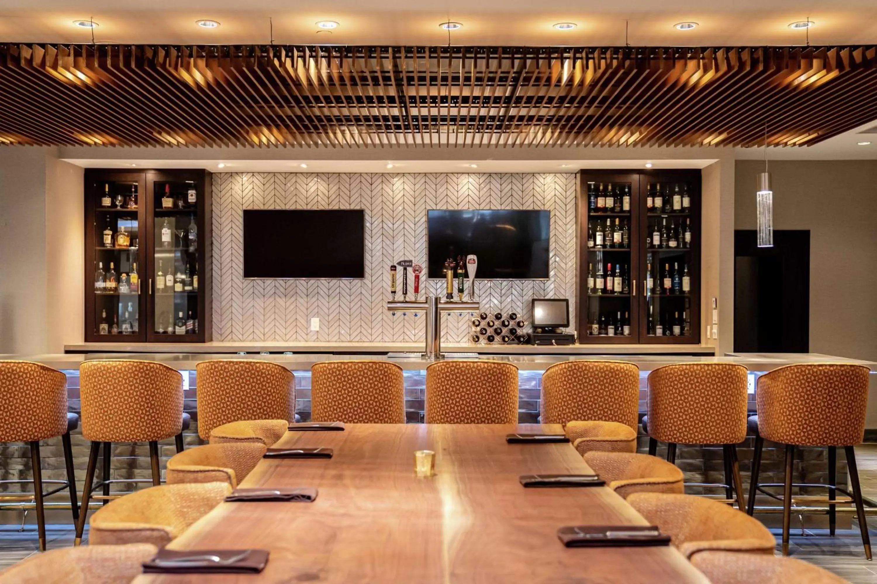 Restaurant/places to eat in DoubleTree by Hilton Kitchener Restaurant/places to eat in DoubleTree by Hilton Kitchener