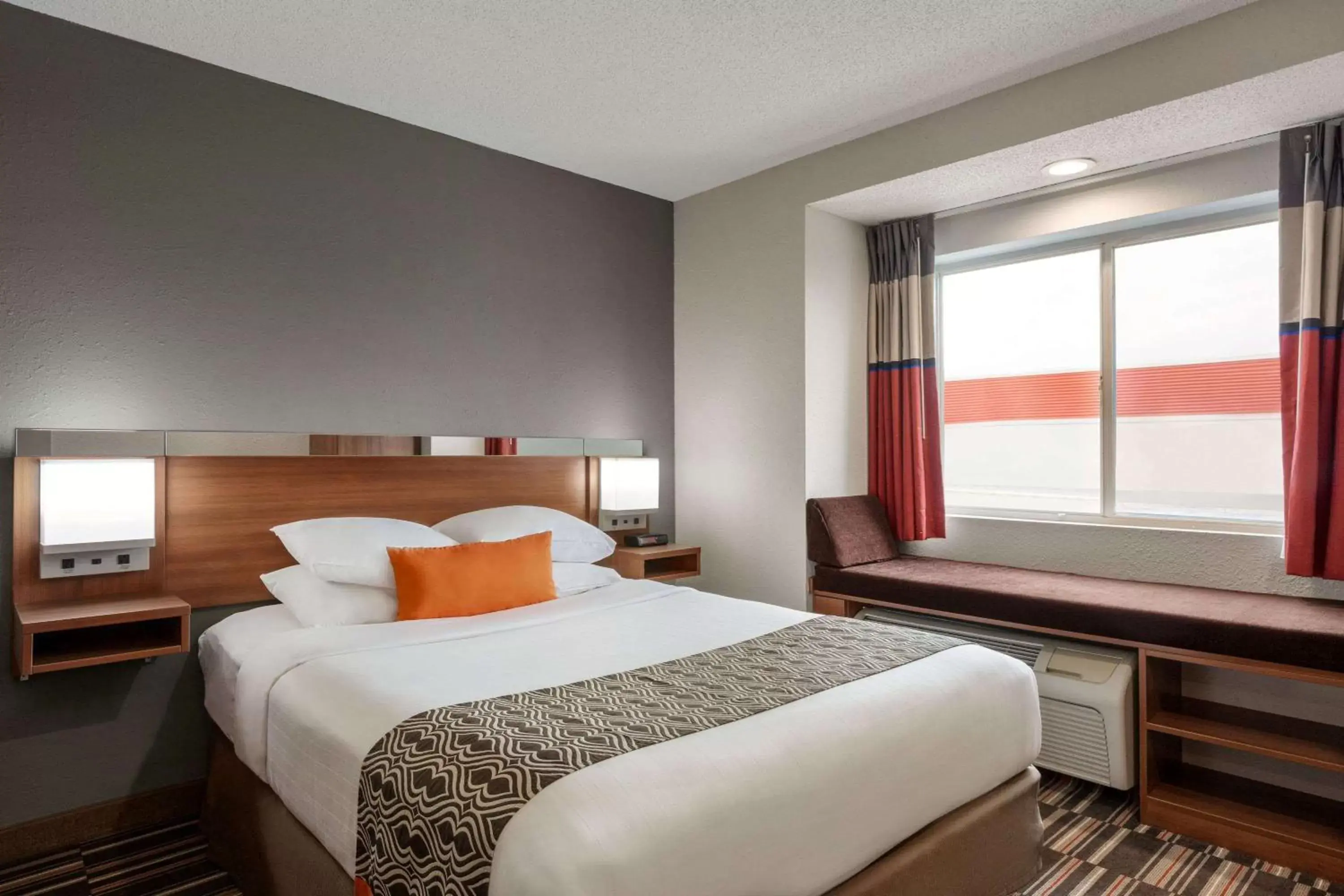 Photo of the whole room, Bed in Microtel Inn & Suites by Wyndham