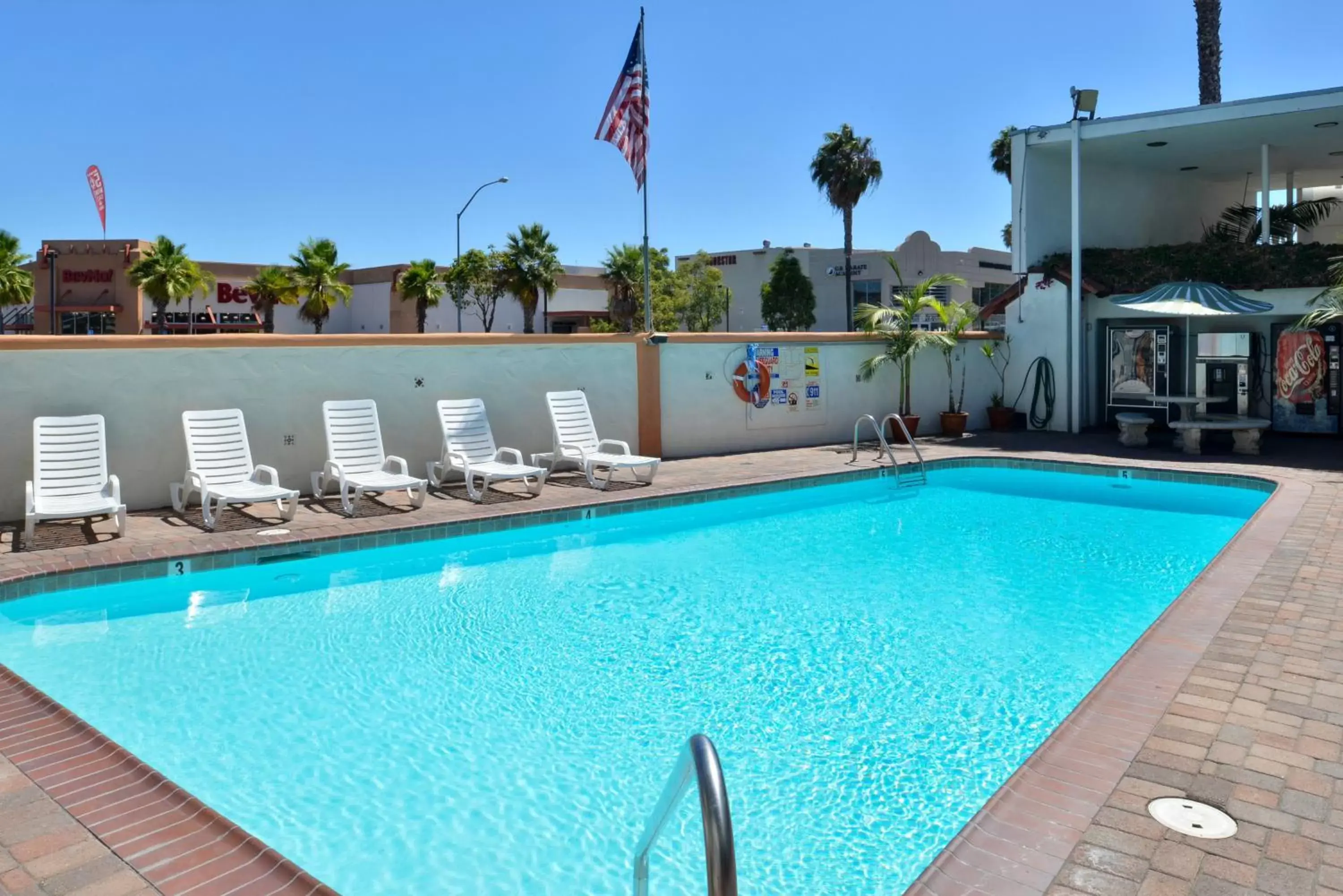 Swimming Pool in Americas Best Value Inn Loma Lodge