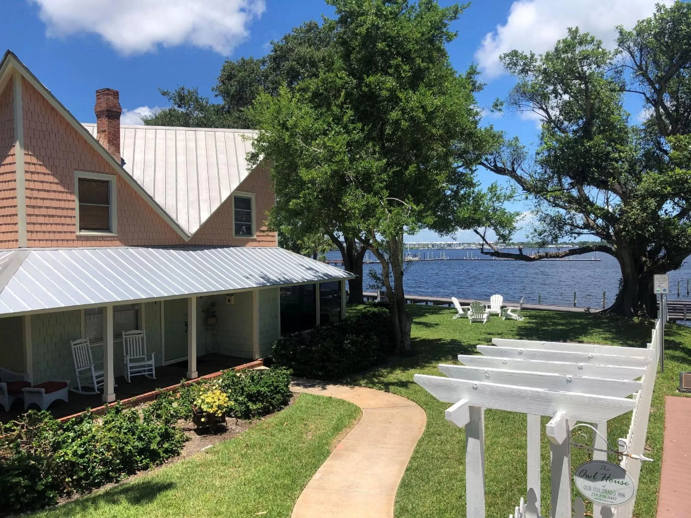 Property building in Old Colorado Inn