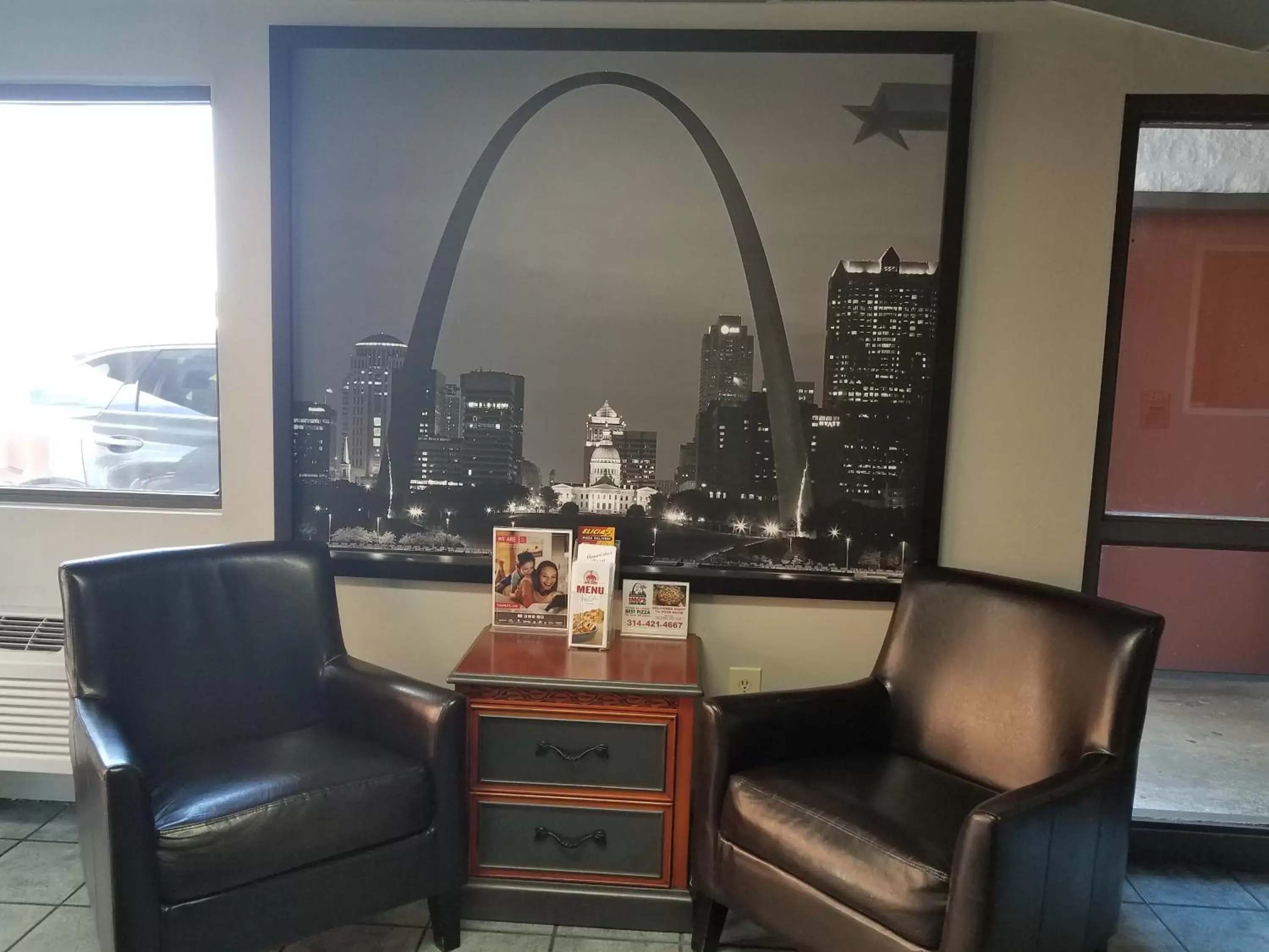 Lobby or reception, Seating Area in Americas Best Value Inn St. Louis Downtown