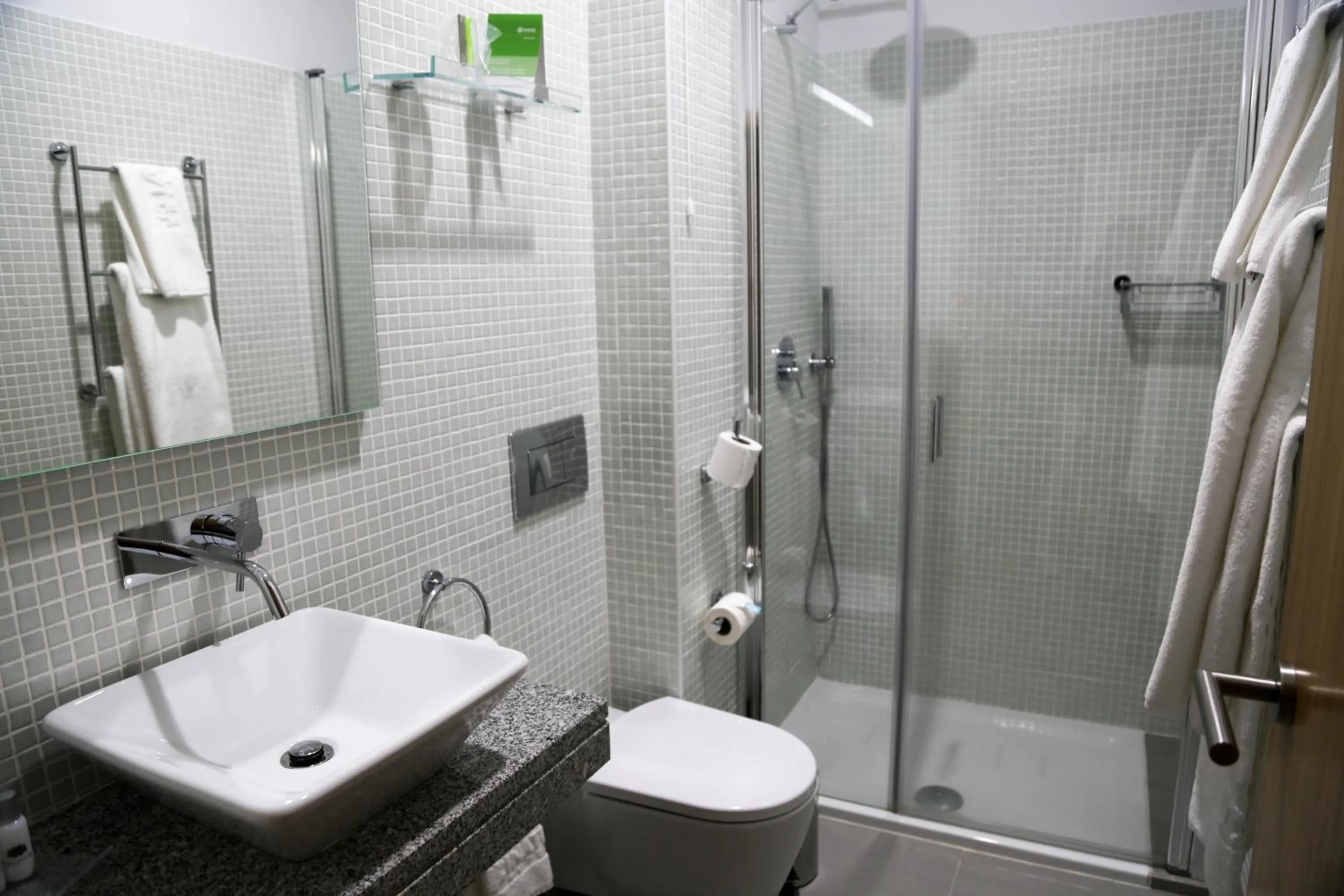 Bathroom in INATEL Manteigas