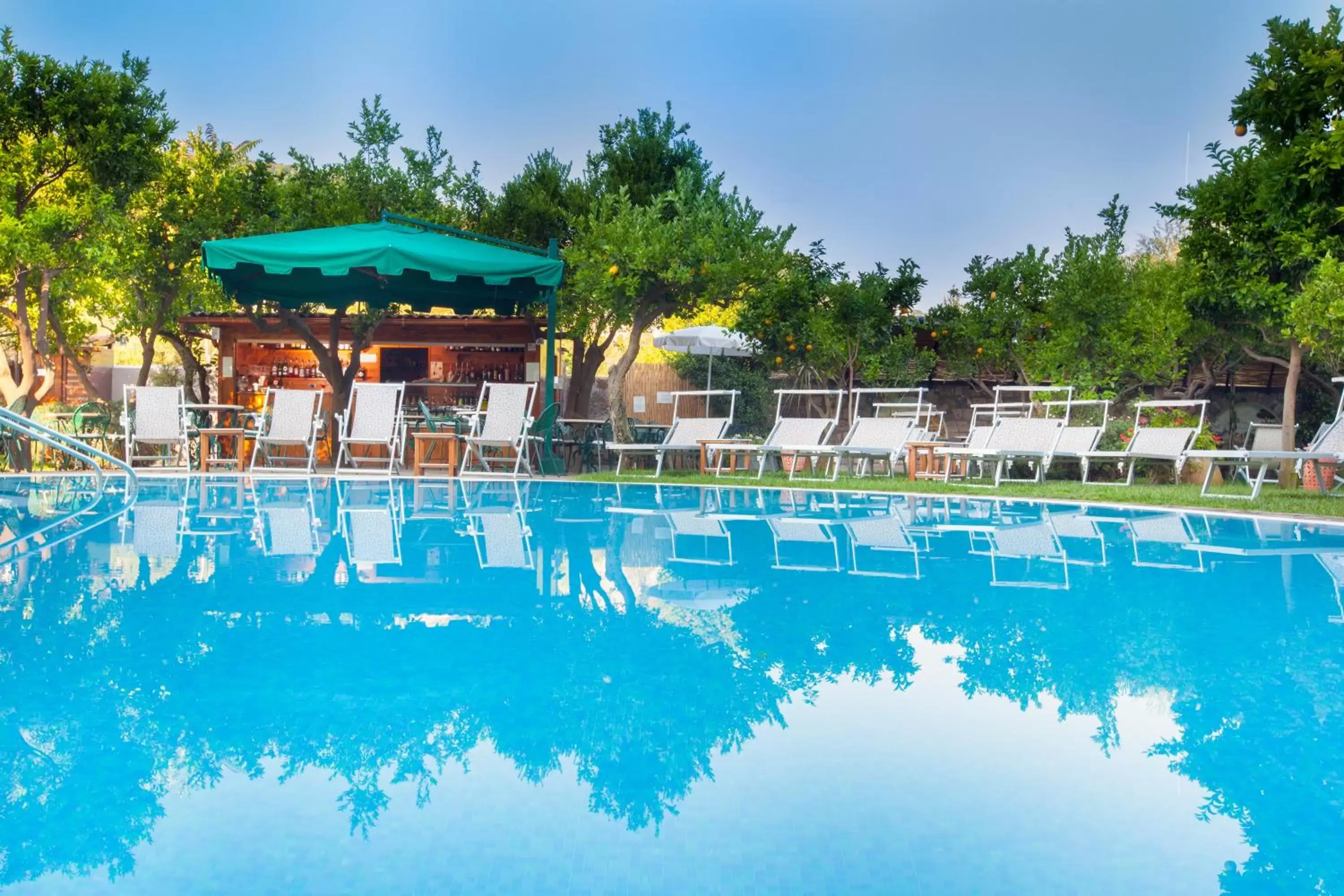 Property building, Swimming Pool in Hotel Antiche Mura