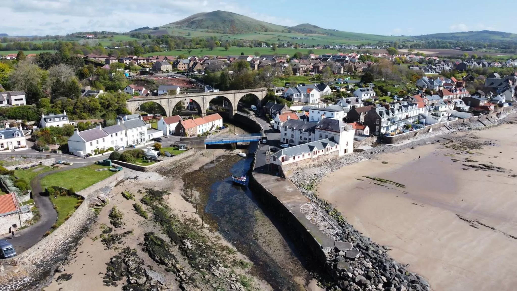Property building, Bird's-eye View in The Crusoe