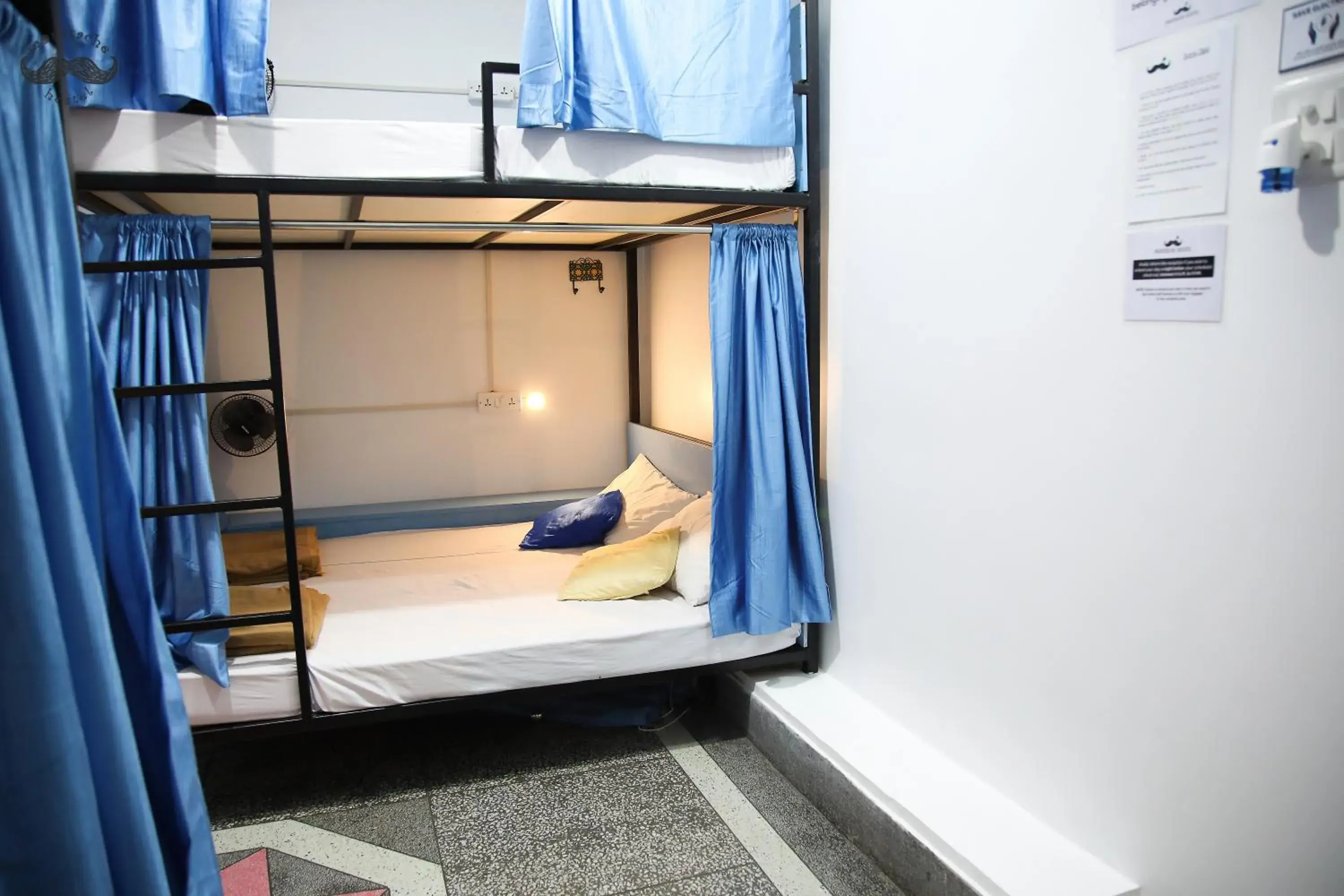 Bedroom, Bunk Bed in Moustache Hostel Varanasi