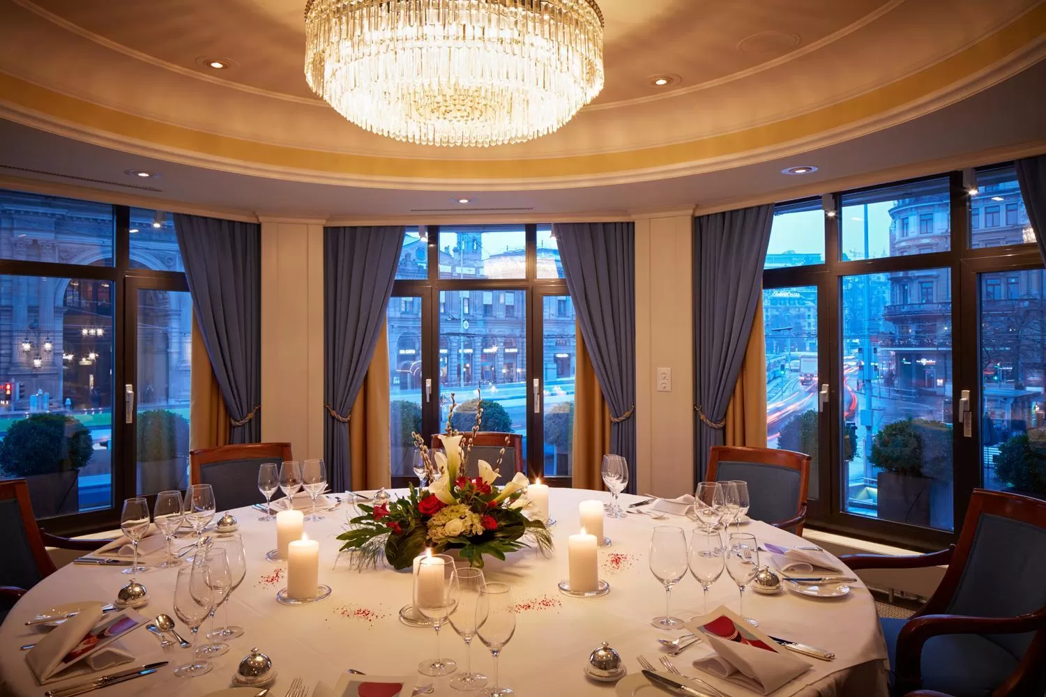 Restaurant/places to eat in Hotel Schweizerhof Zürich