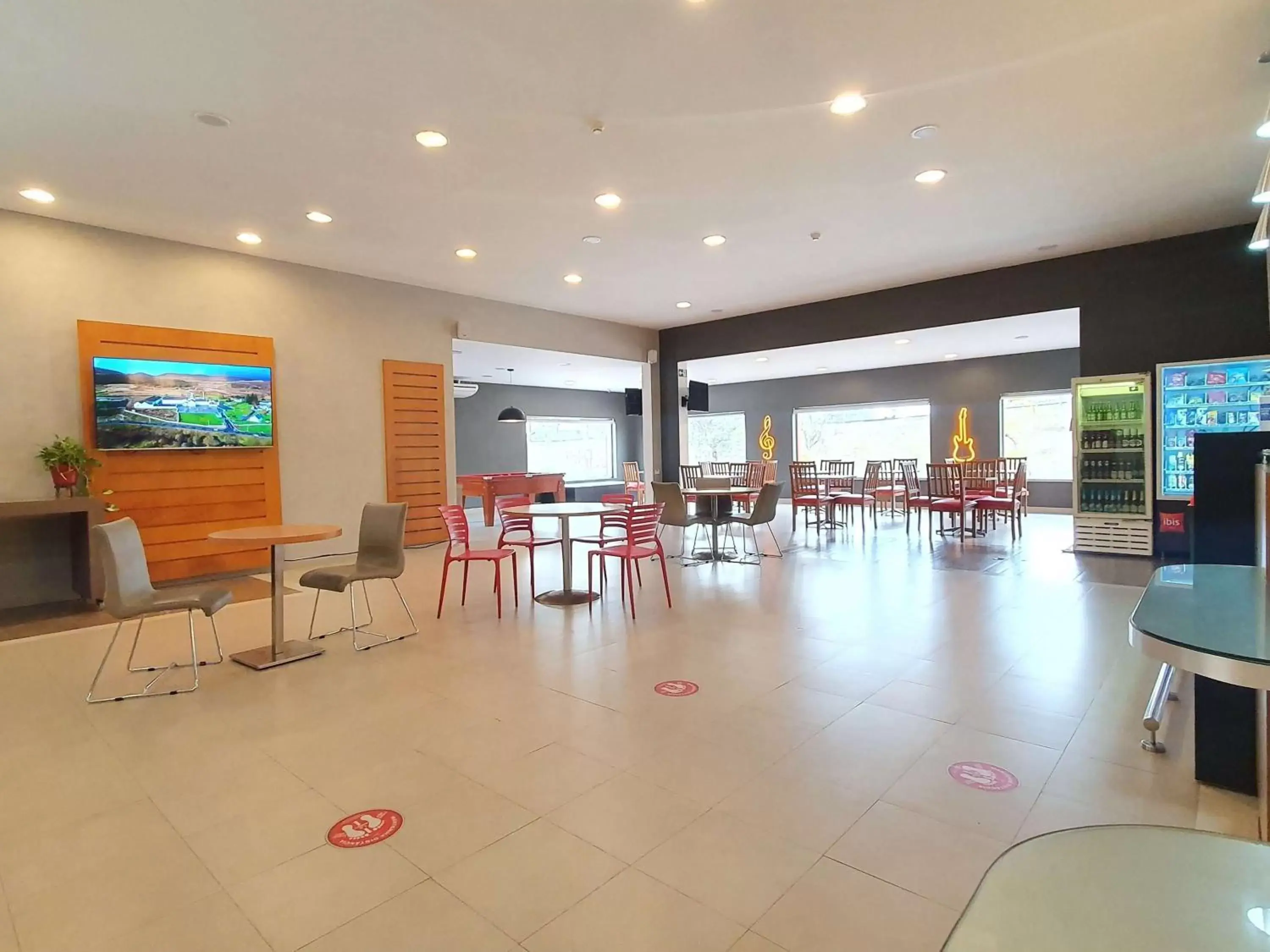 Property building, Restaurant/Places to Eat in ibis Manaus Distrito Industrial