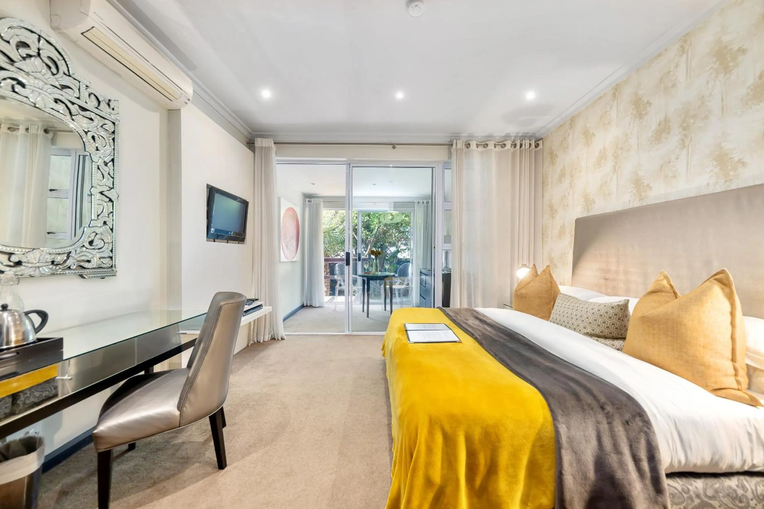 Bed in O on Kloof Boutique Hotel & Spa