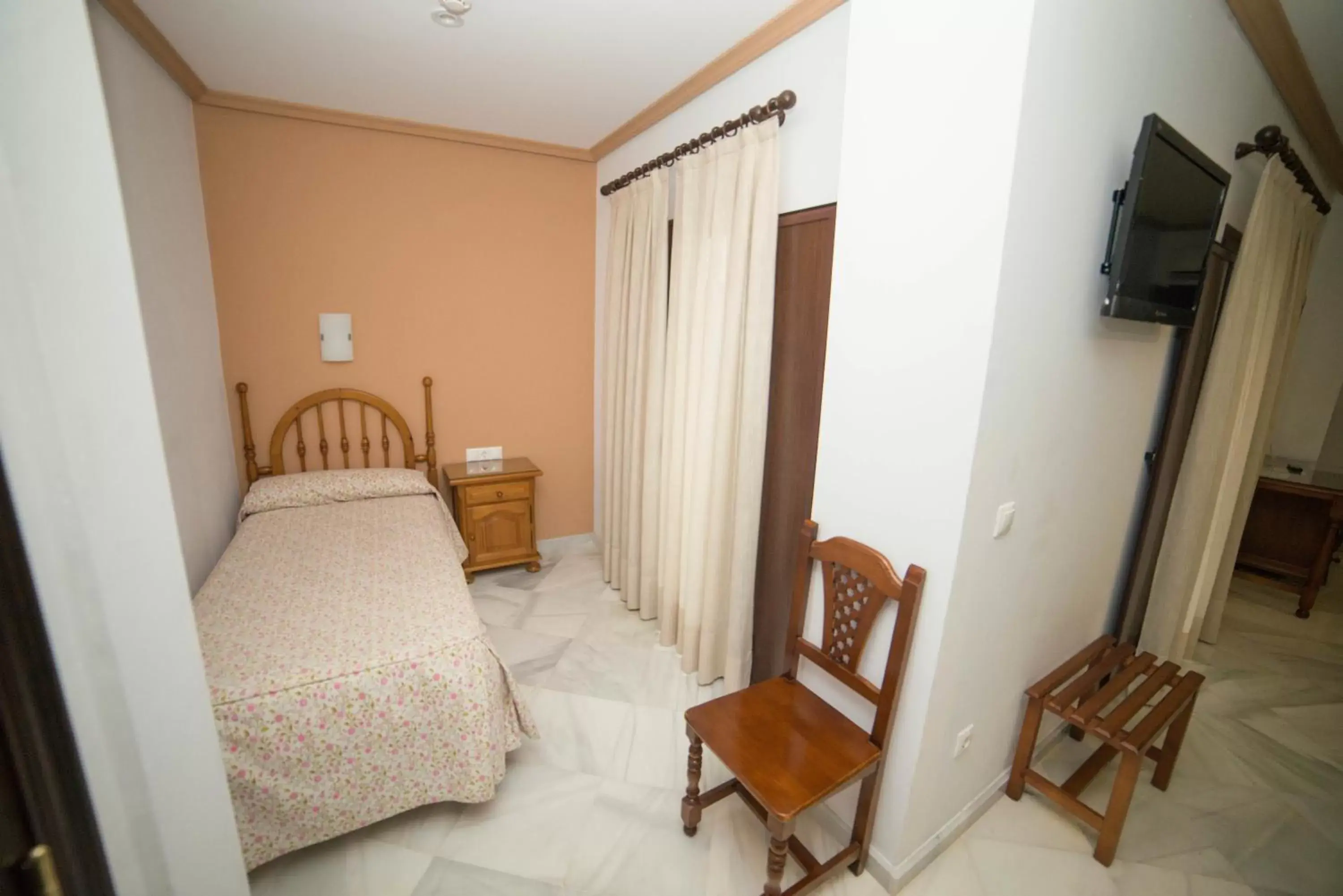 Single Room in Los Omeyas Hotel