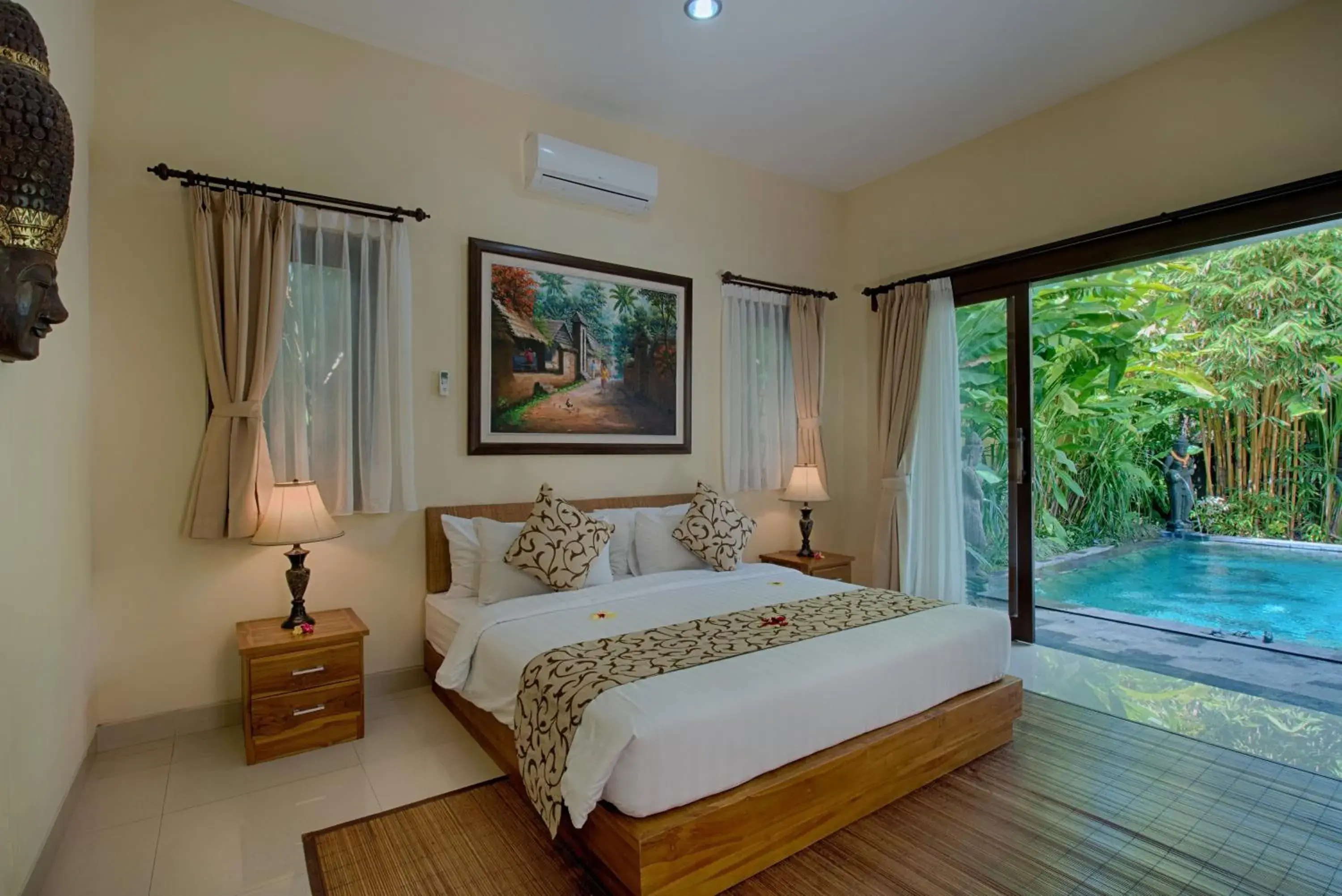 Bed in Kadiga Villas Ubud