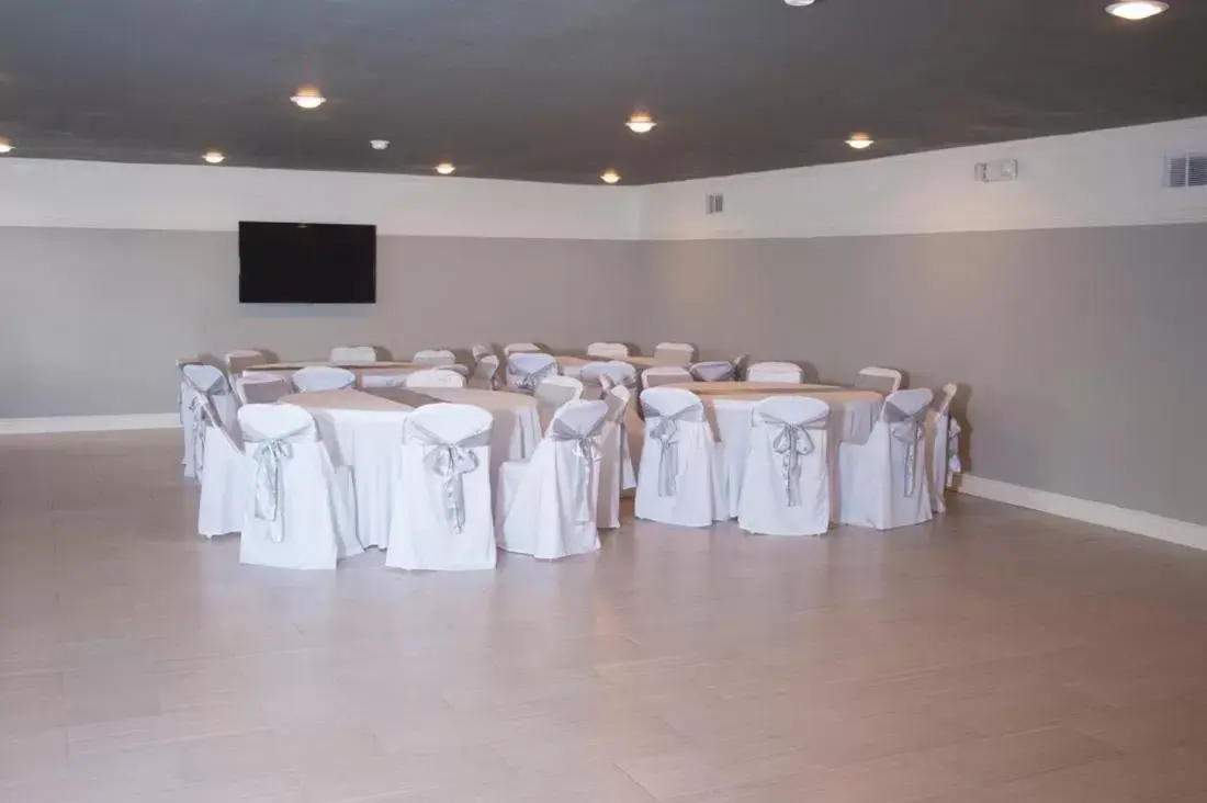Banquet/Function facilities, Banquet Facilities in Motel 6-Palestine, TX