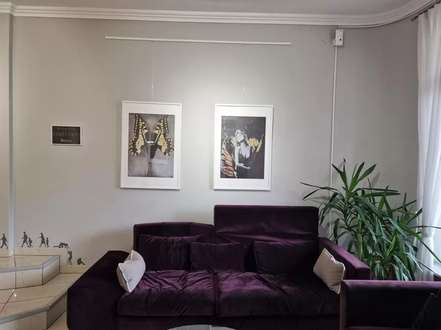 Seating area in artHOTEL Bremen