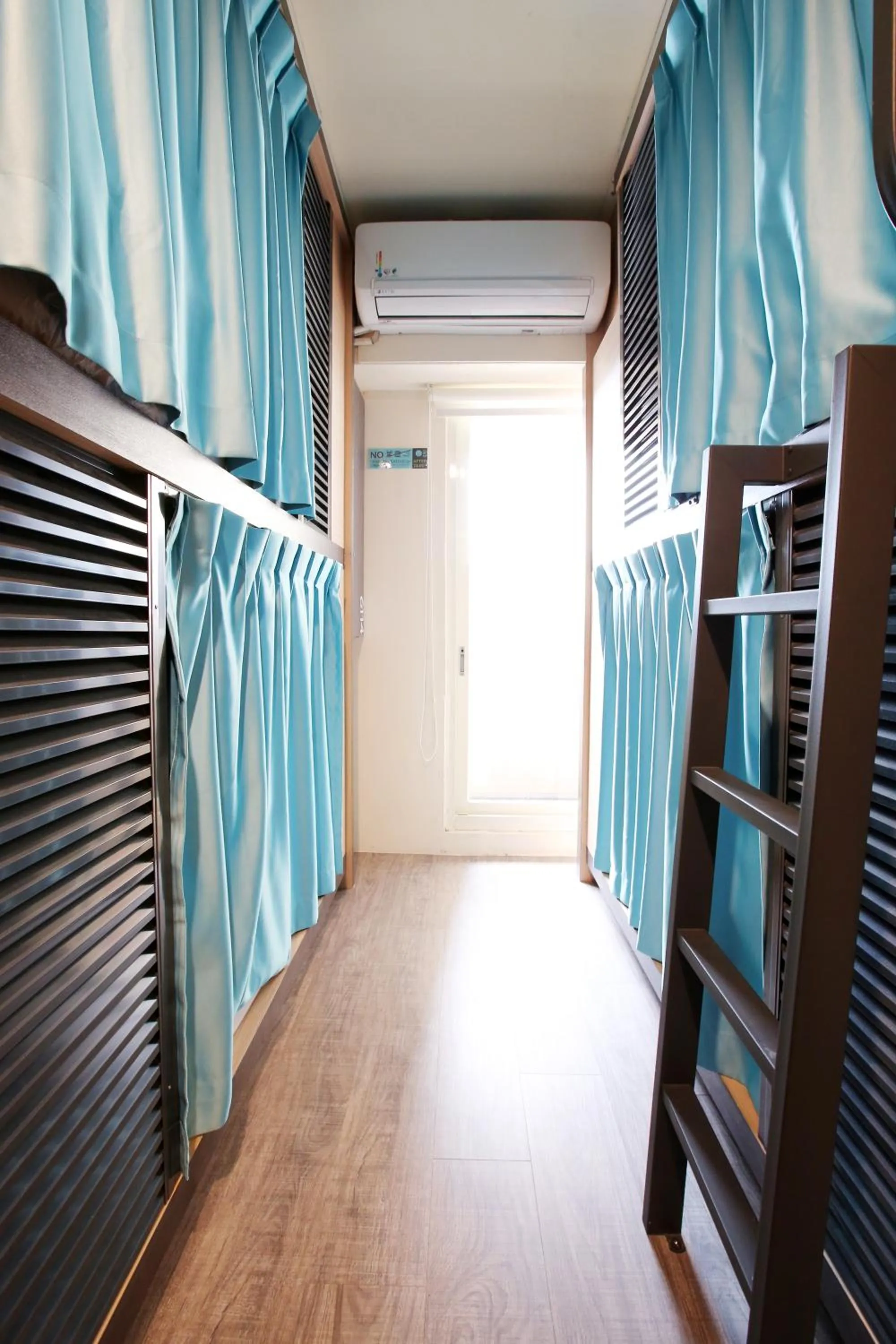 bunk bed in Loosha Hostel