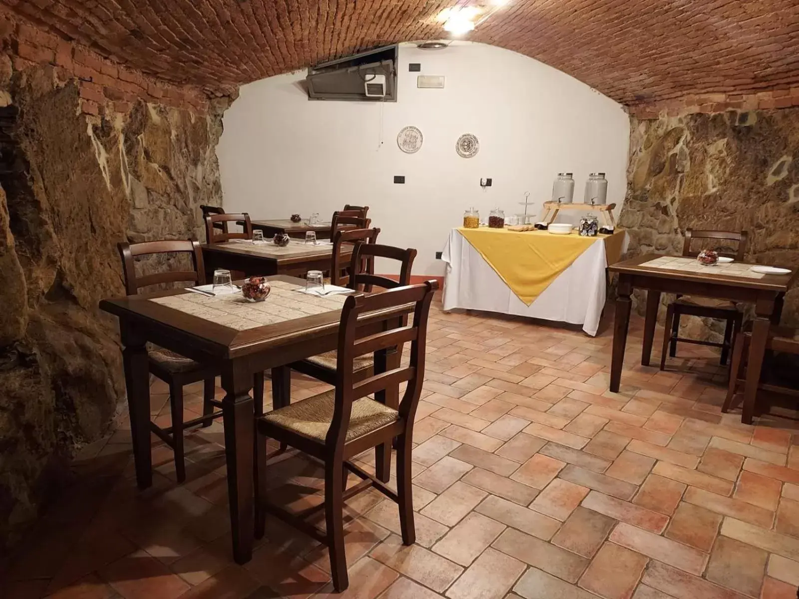 Restaurant/Places to Eat in B&B Baldovino di Monte