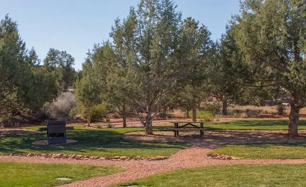 Garden in Sedona Real Inn & Suites