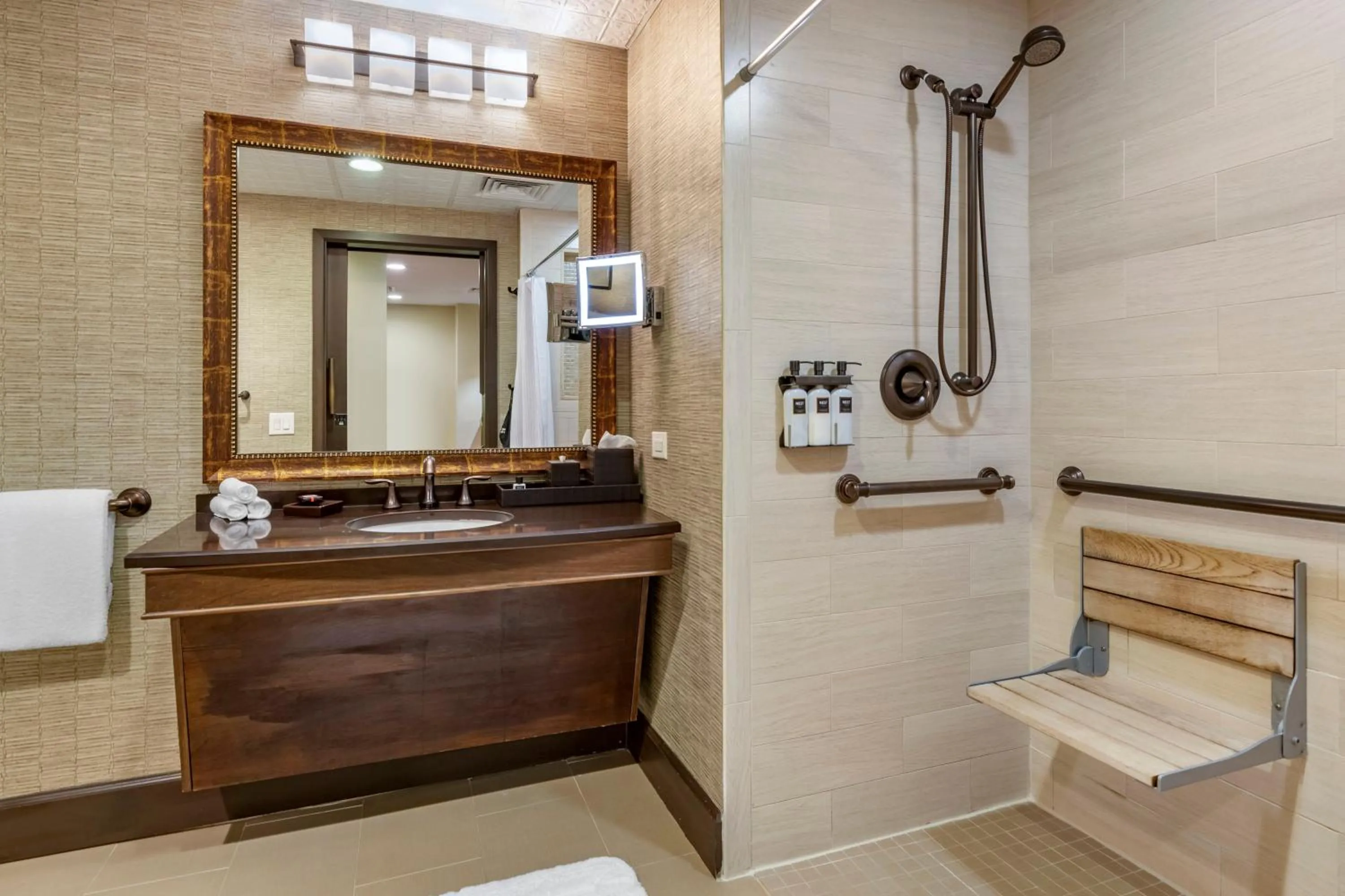 Photo of the whole room in Omni Austin Hotel Downtown