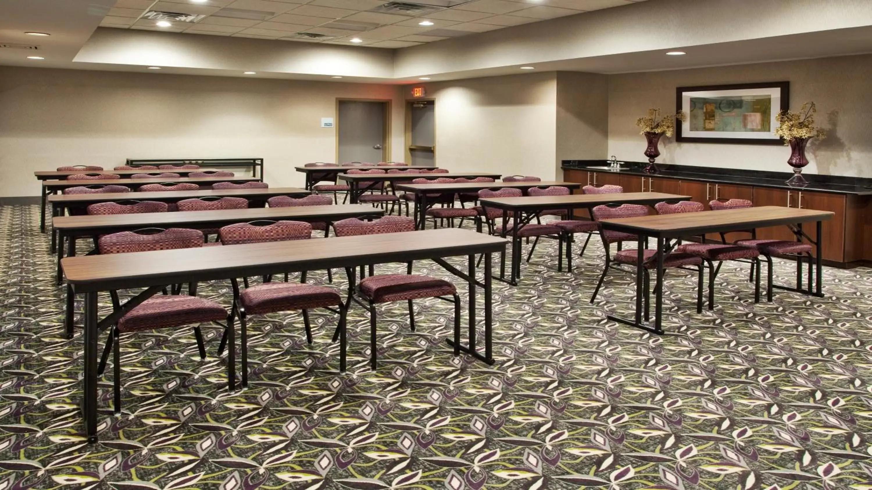 Meeting/conference room in Holiday Inn Express Atlanta West - Theme Park Area, an IHG Hotel