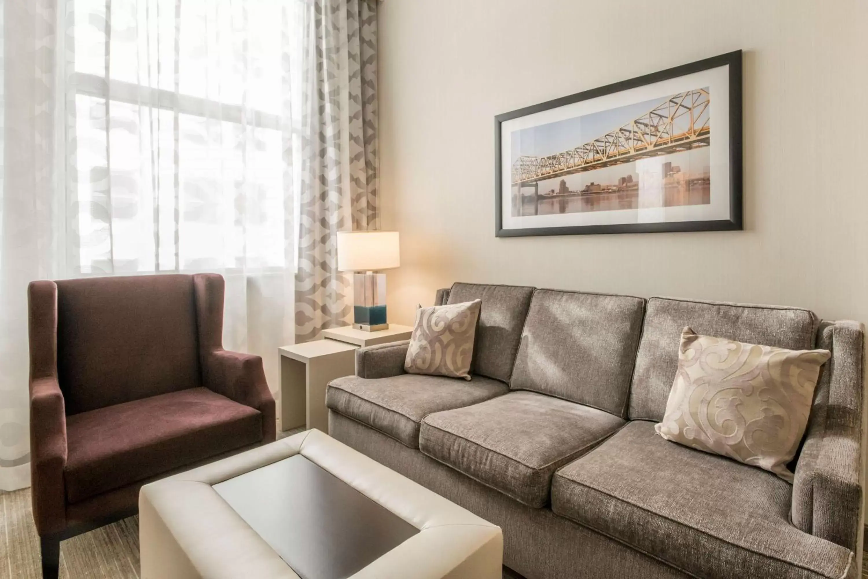 Living room, Seating Area in Embassy Suites Louisville Downtown