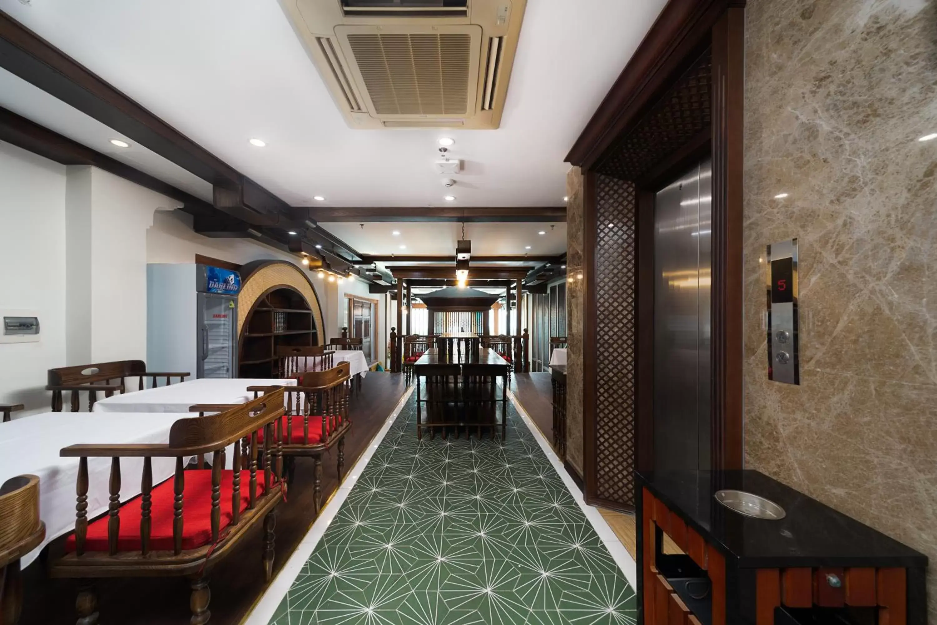 Restaurant/places to eat in Veshia Hotel & Spa Restaurant/places to eat in Veshia Hotel & Spa