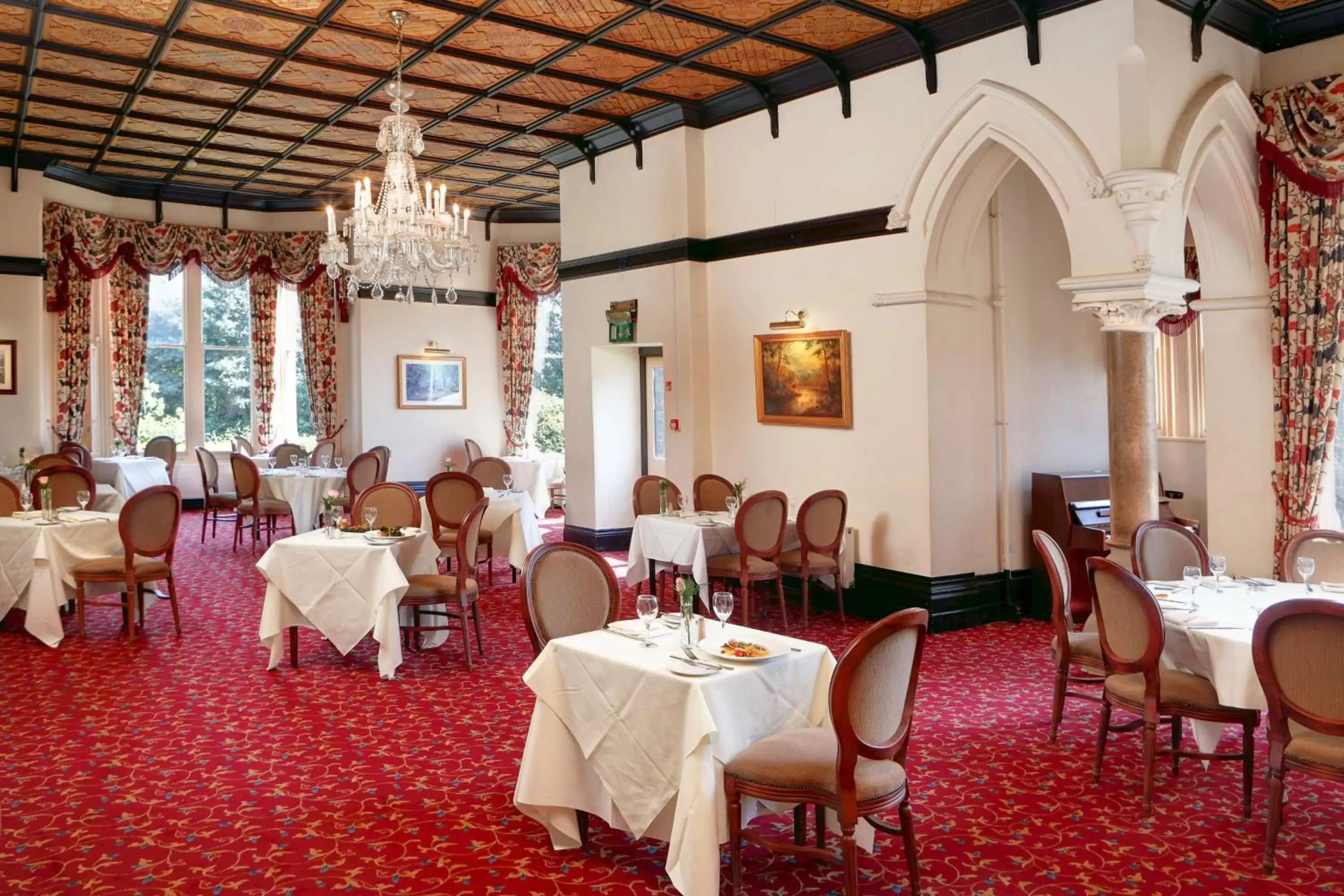 Restaurant/Places to Eat in Bestwood Lodge Hotel
