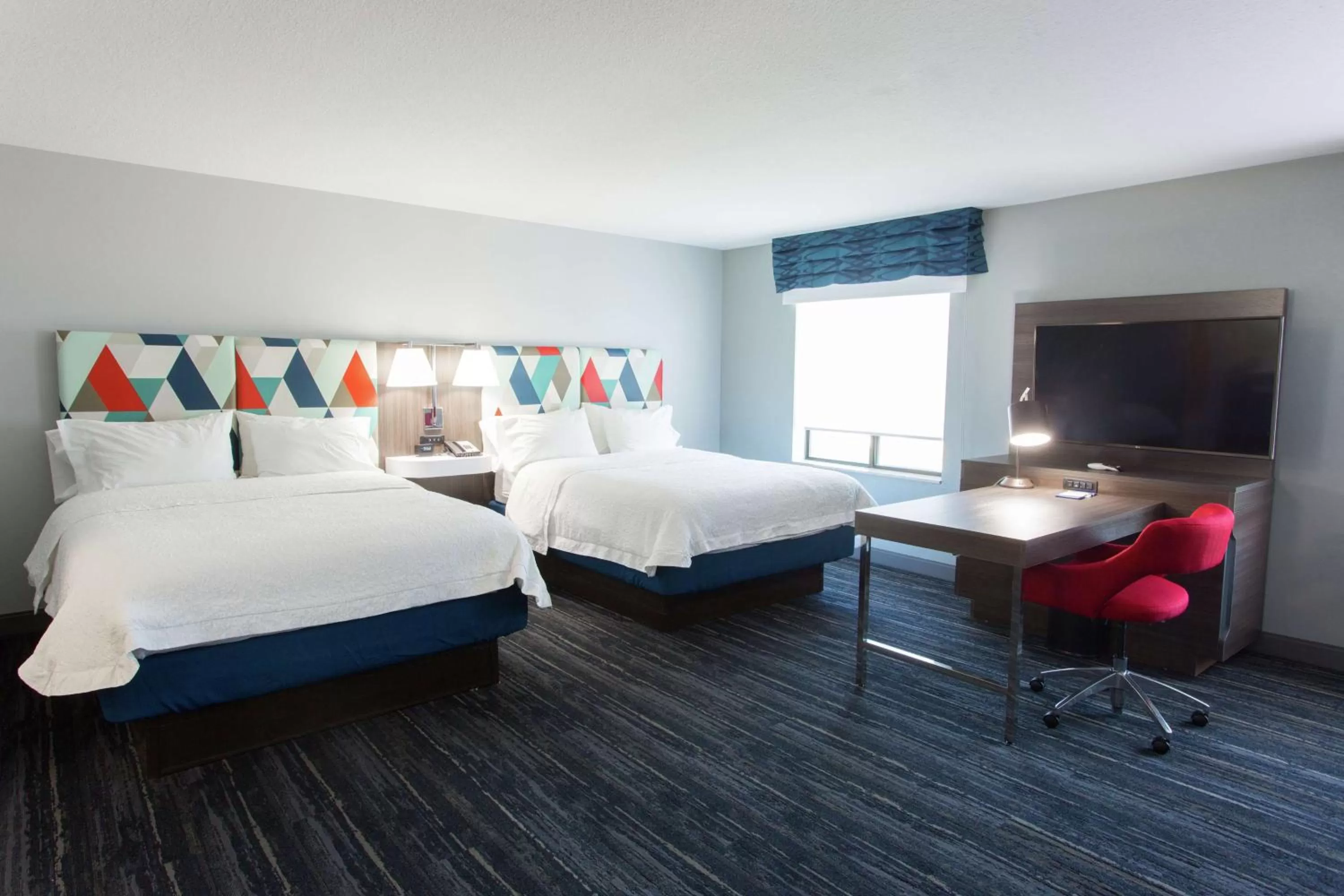 Bed in Hampton Inn & Suites Ankeny