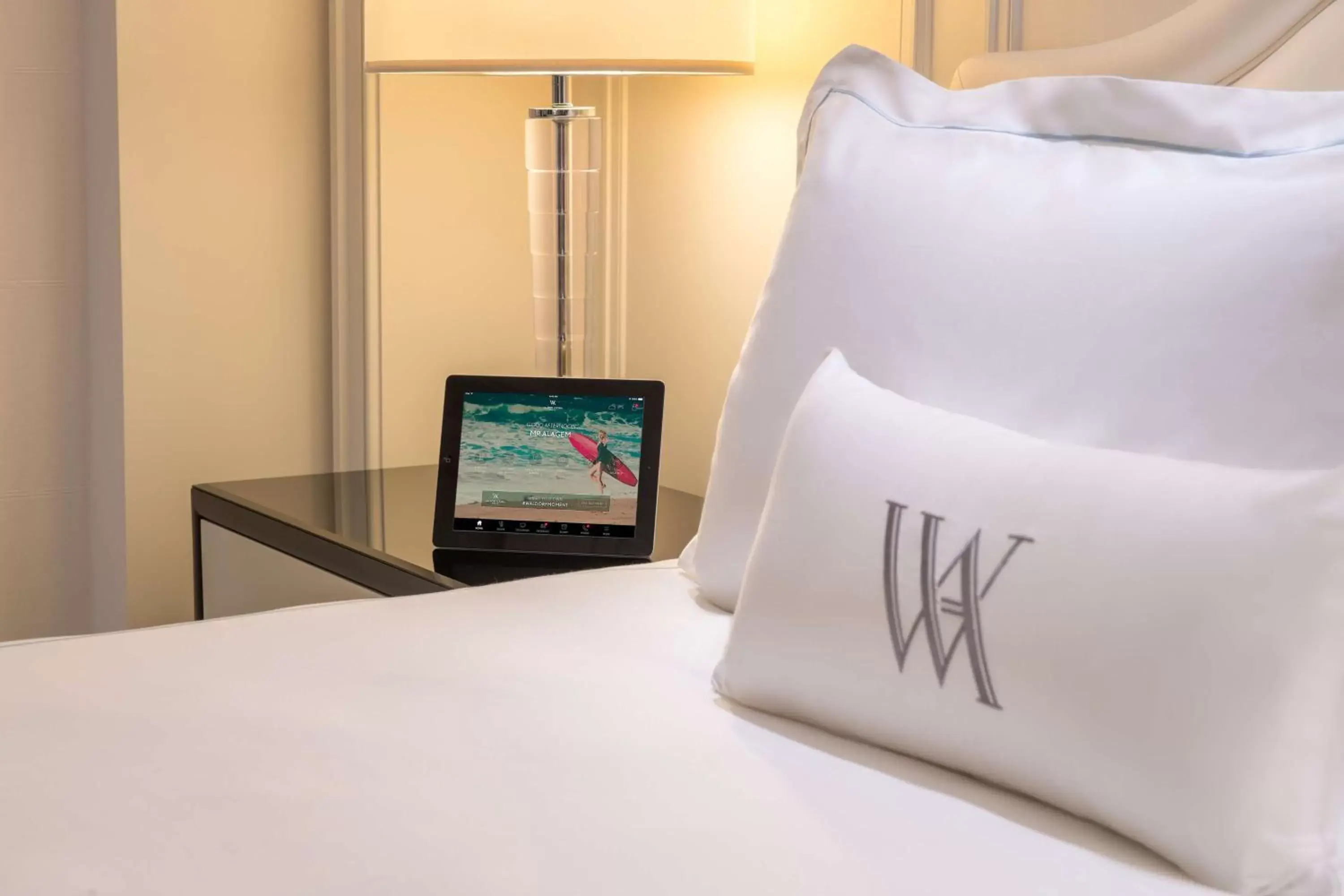 Bed in Waldorf Astoria Beverly Hills