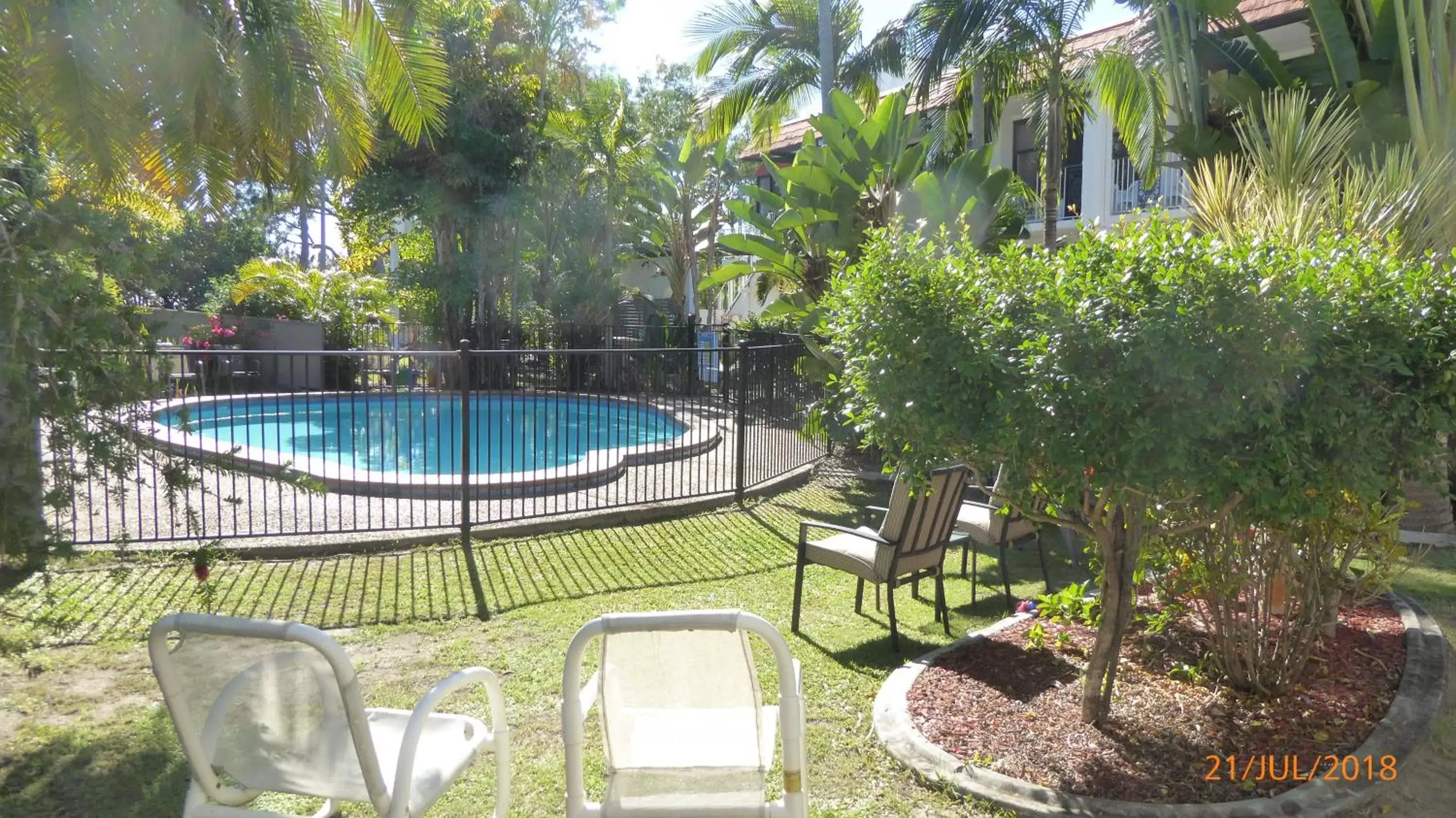 Garden view, Swimming Pool in Tower Court Motel