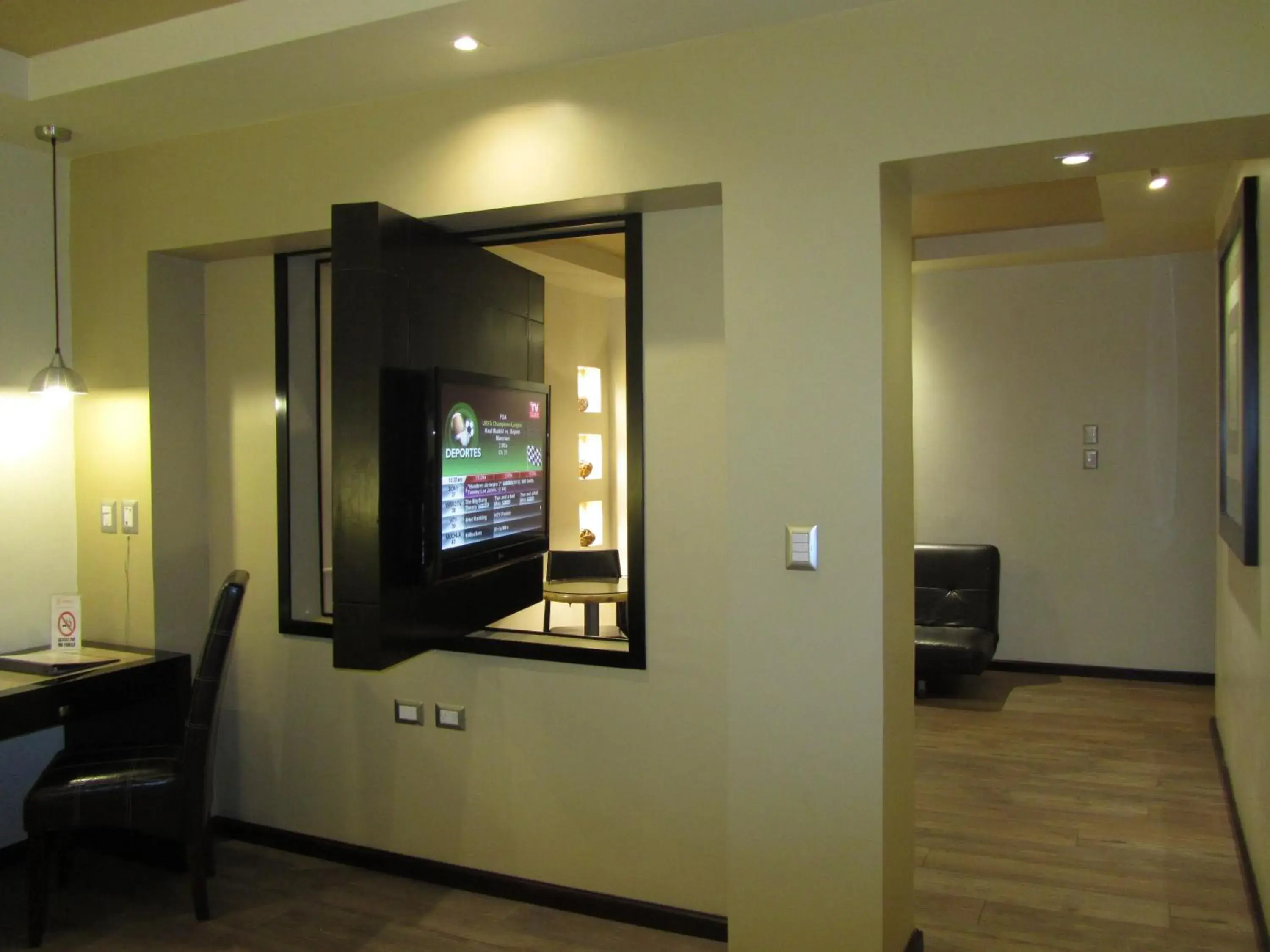 TV/Entertainment Center in Hotel Colonial