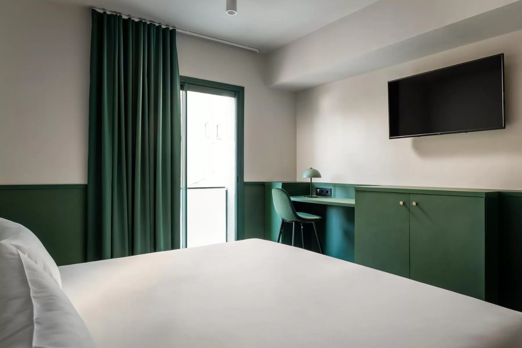 Bedroom, Bed in BYPILLOW Mothern