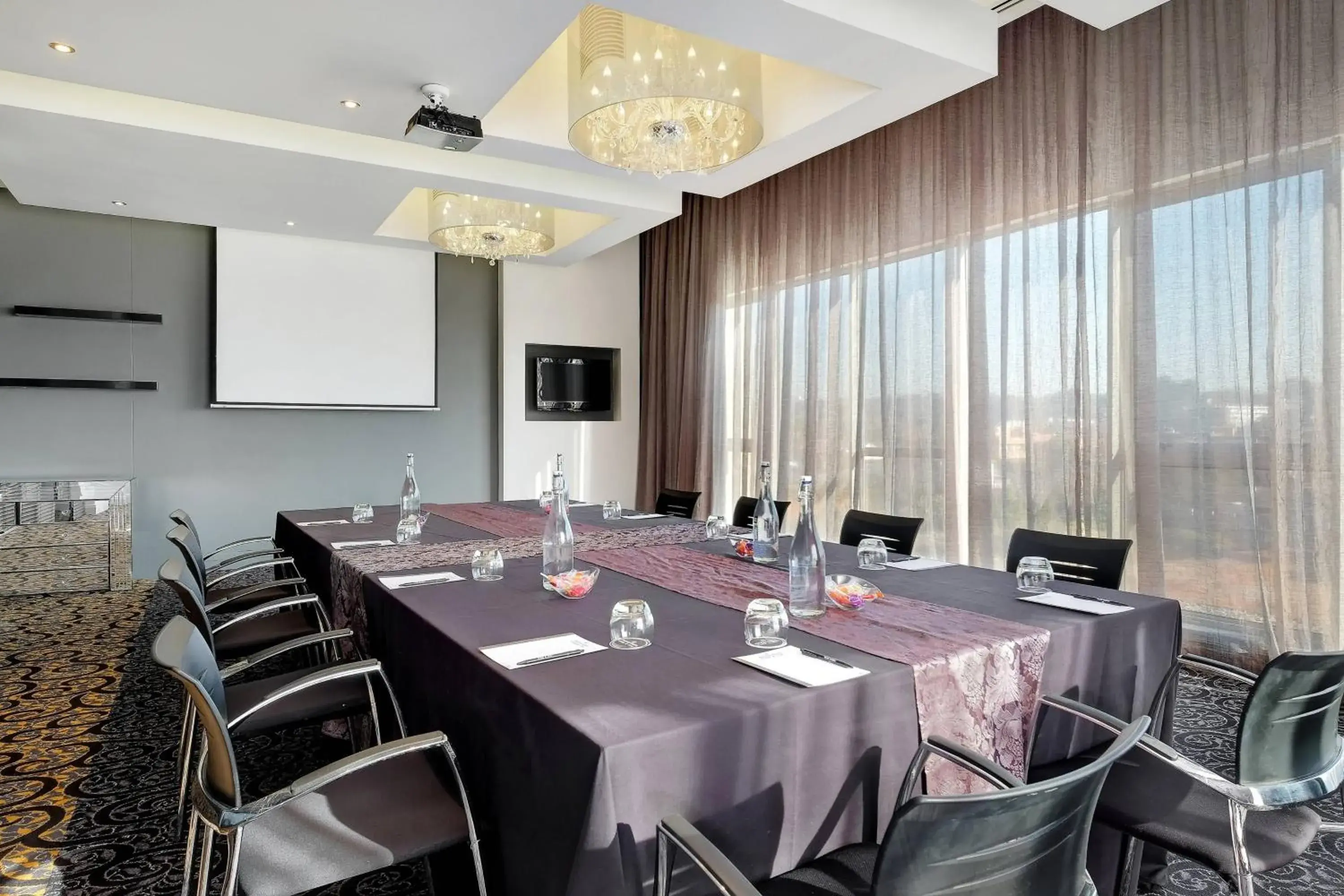 Meeting/conference room in Protea Hotel by Marriott Fire & Ice Johannesburg Melrose Arch