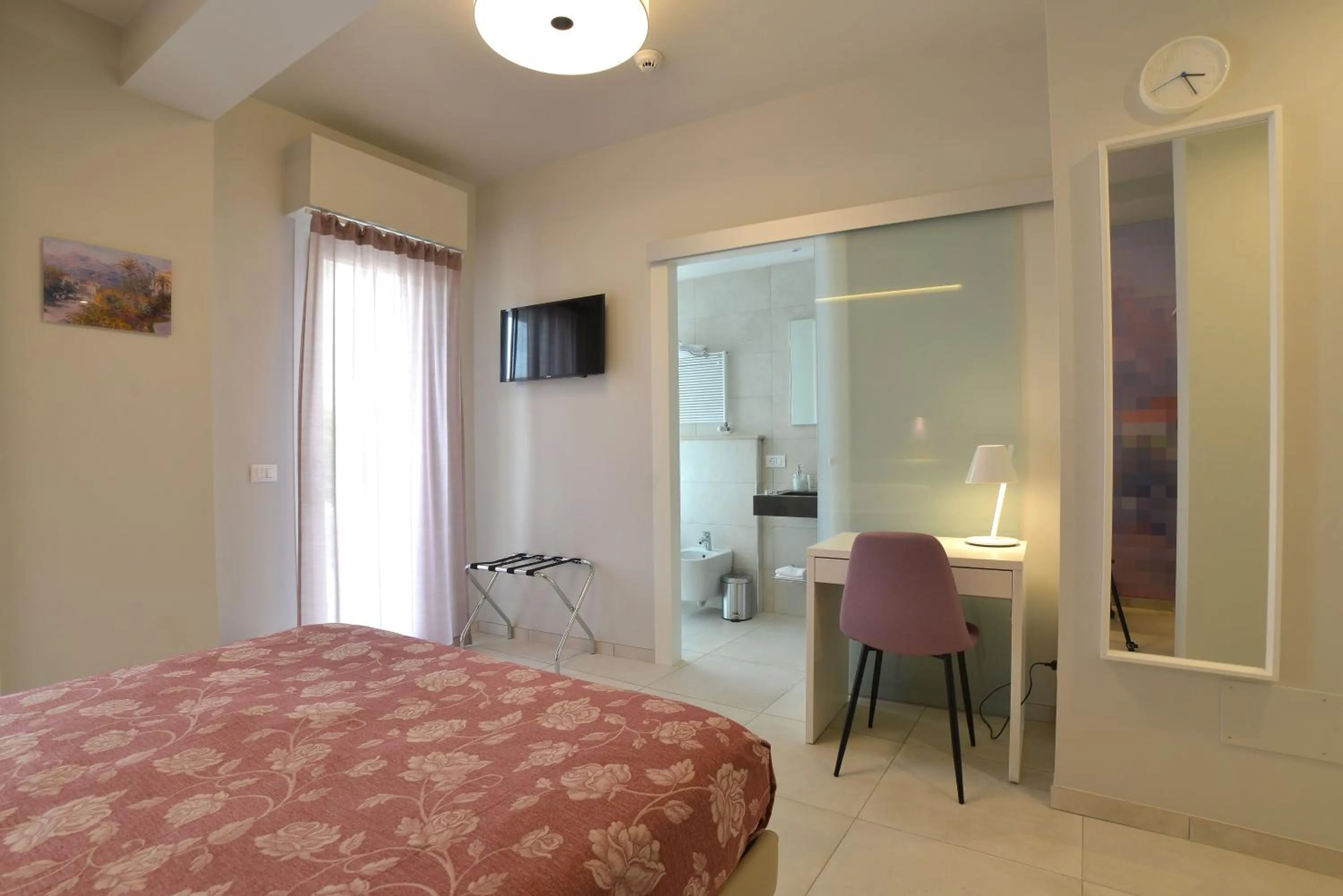 Photo of the whole room, Bed in Hotel Villa MIKI