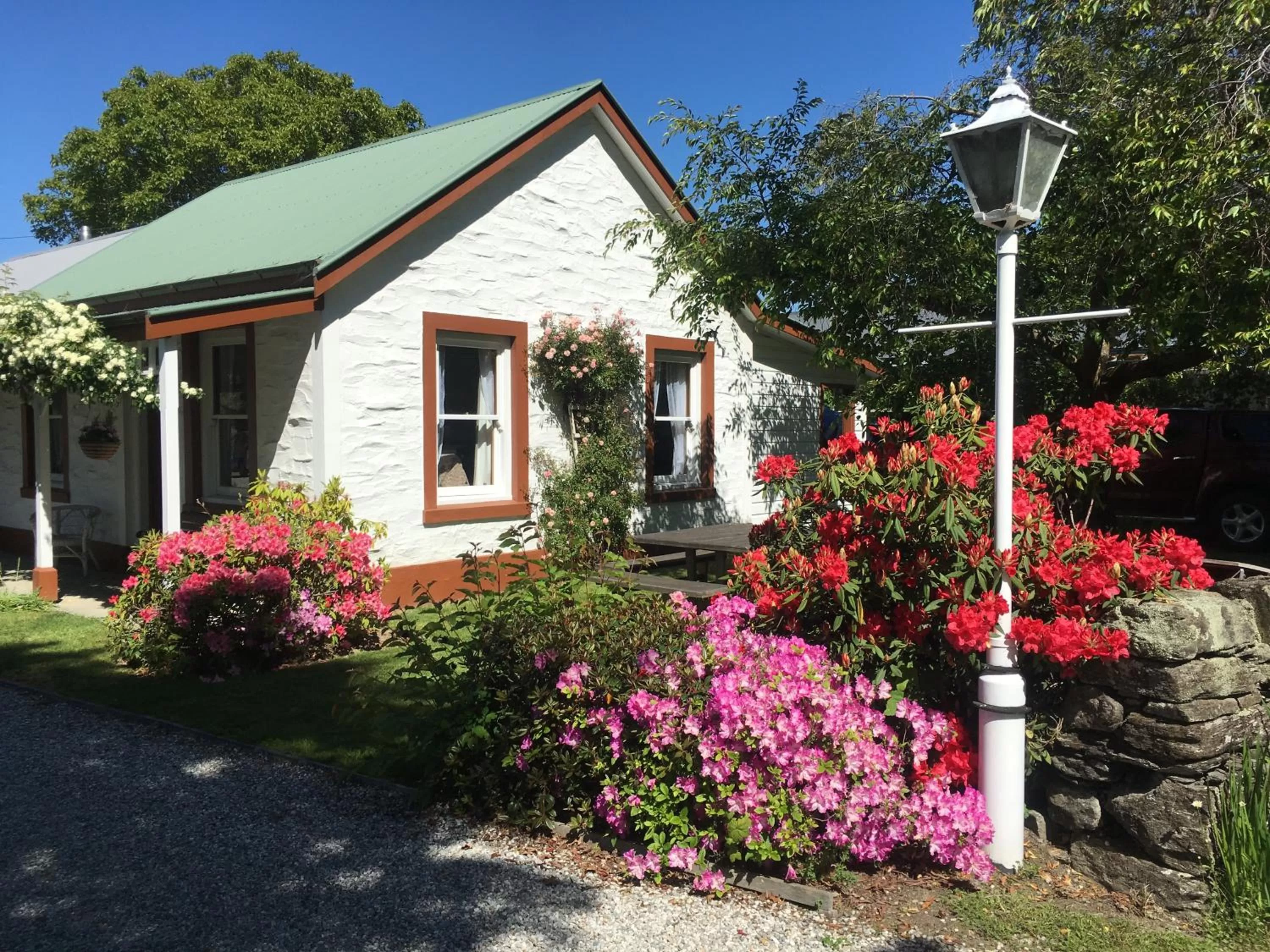 Settlers Cottage Motel