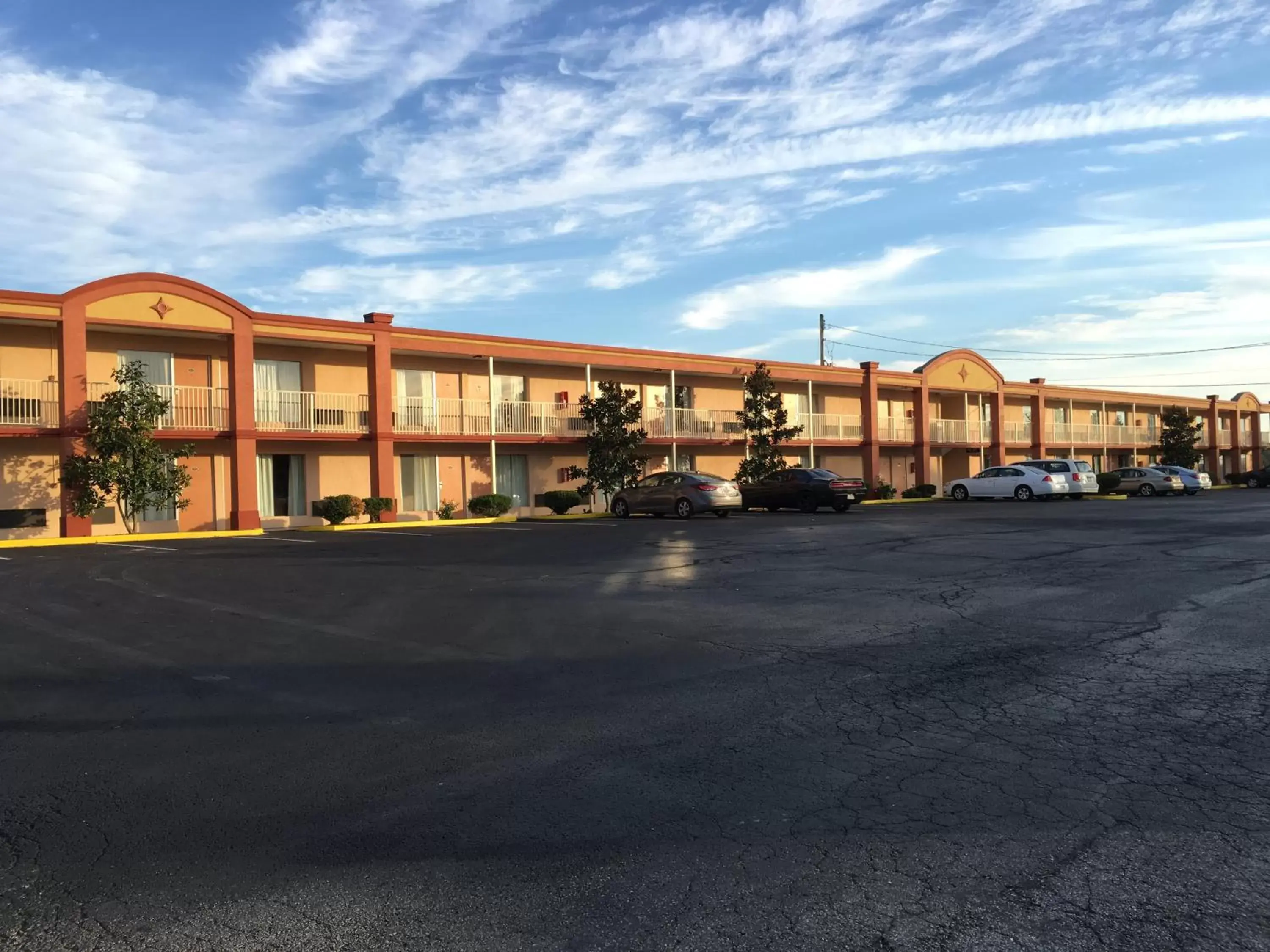 Property building, Garden in Americas Best Value Inn & Suites Williamstown