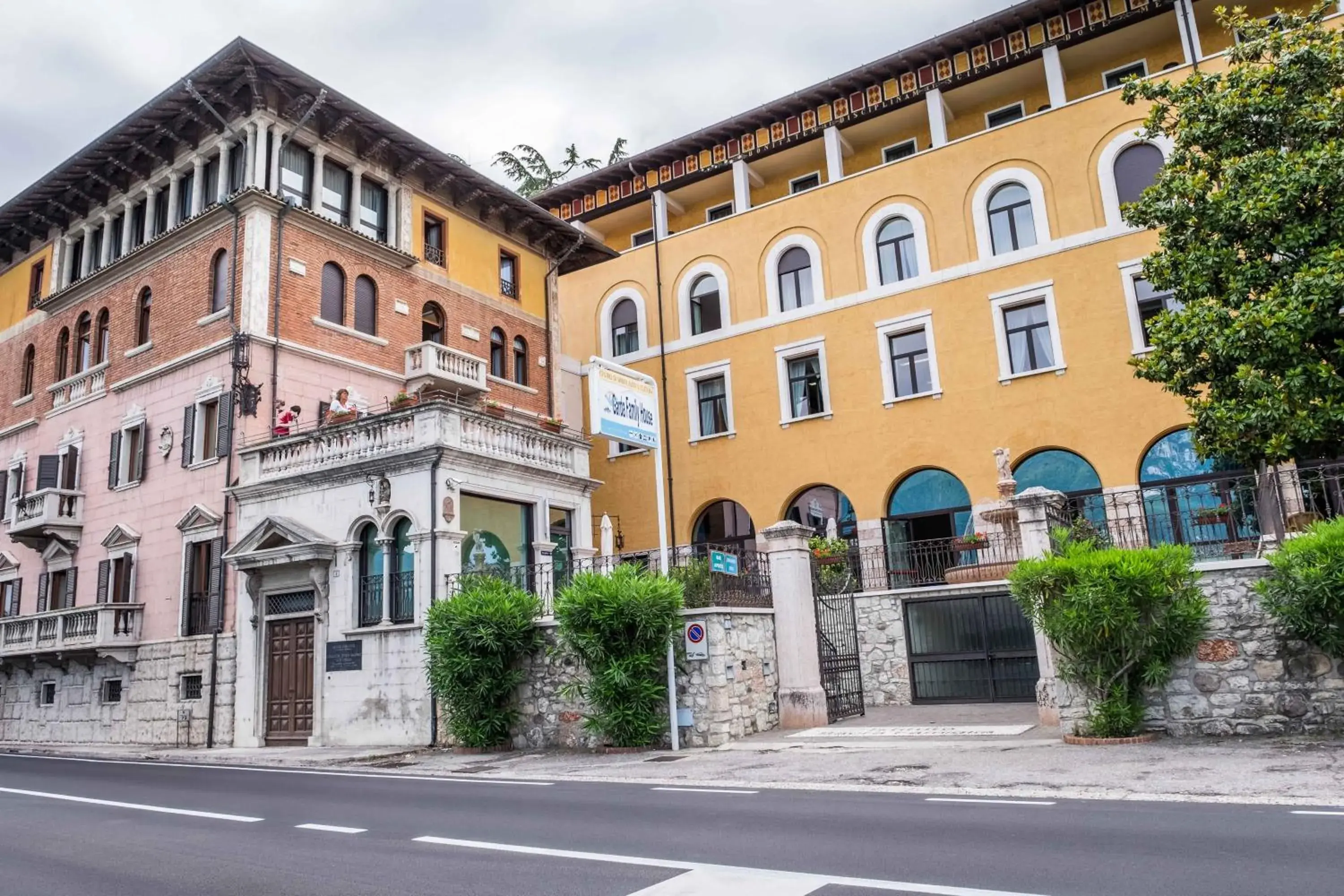 Property Building in Garda Family House