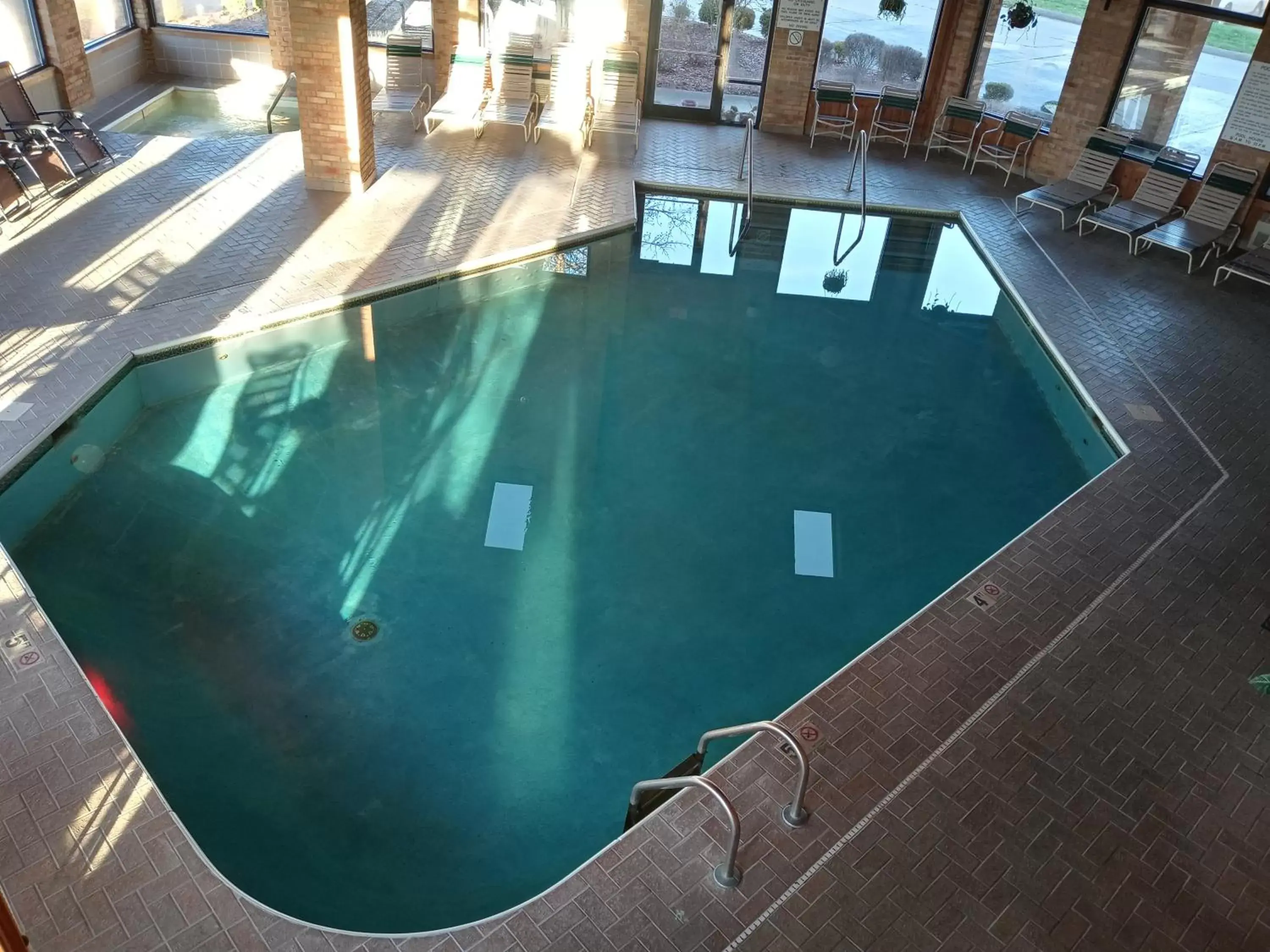 Swimming Pool in New Martinsville Inn