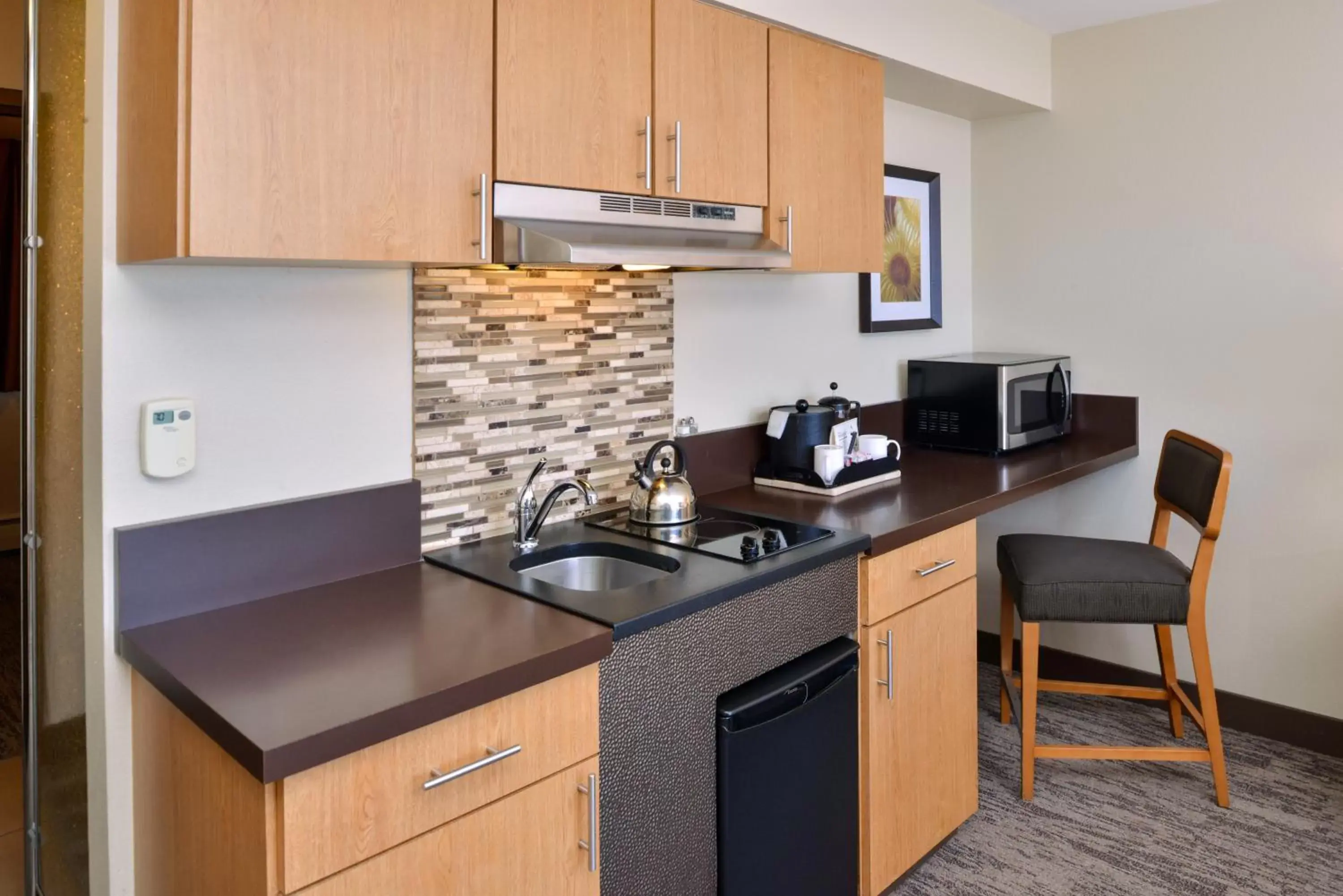 Kitchen or kitchenette, Kitchen/Kitchenette in The Coho Oceanfront Lodge