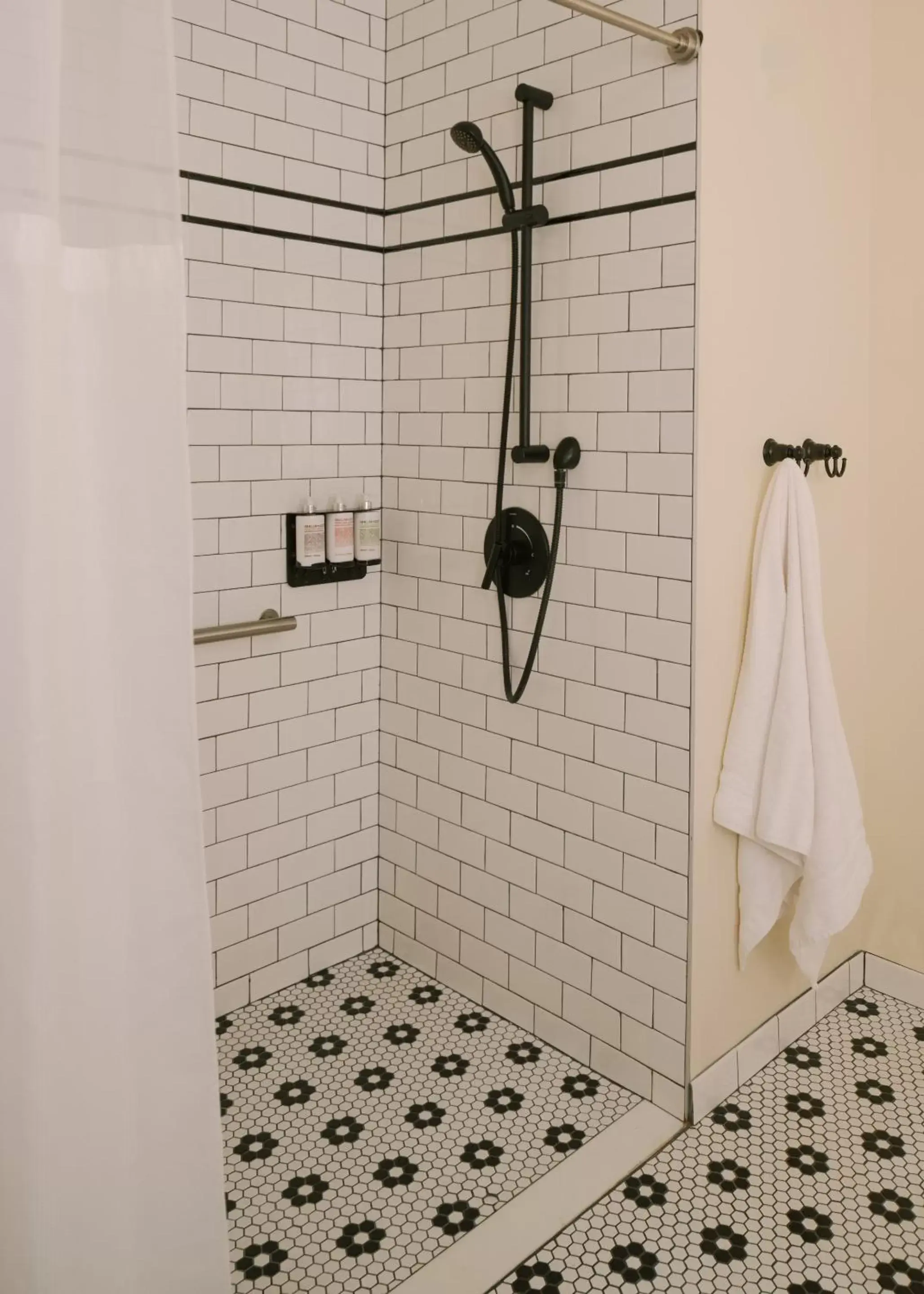 Bathroom in Found Santa Monica powered by Sonder
