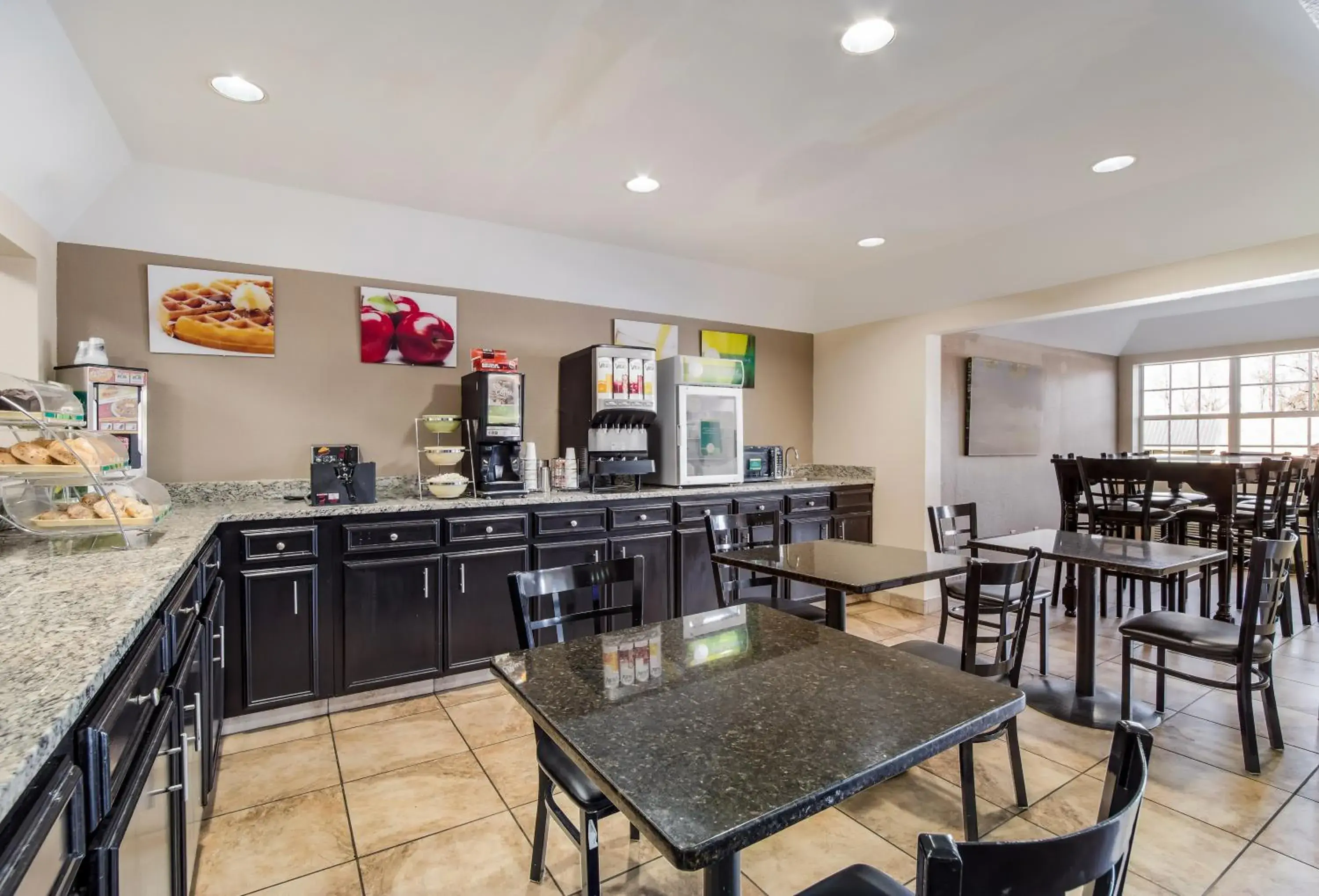 Dining area, Restaurant/Places to Eat in Quality Inn & Suites Fort Gordon