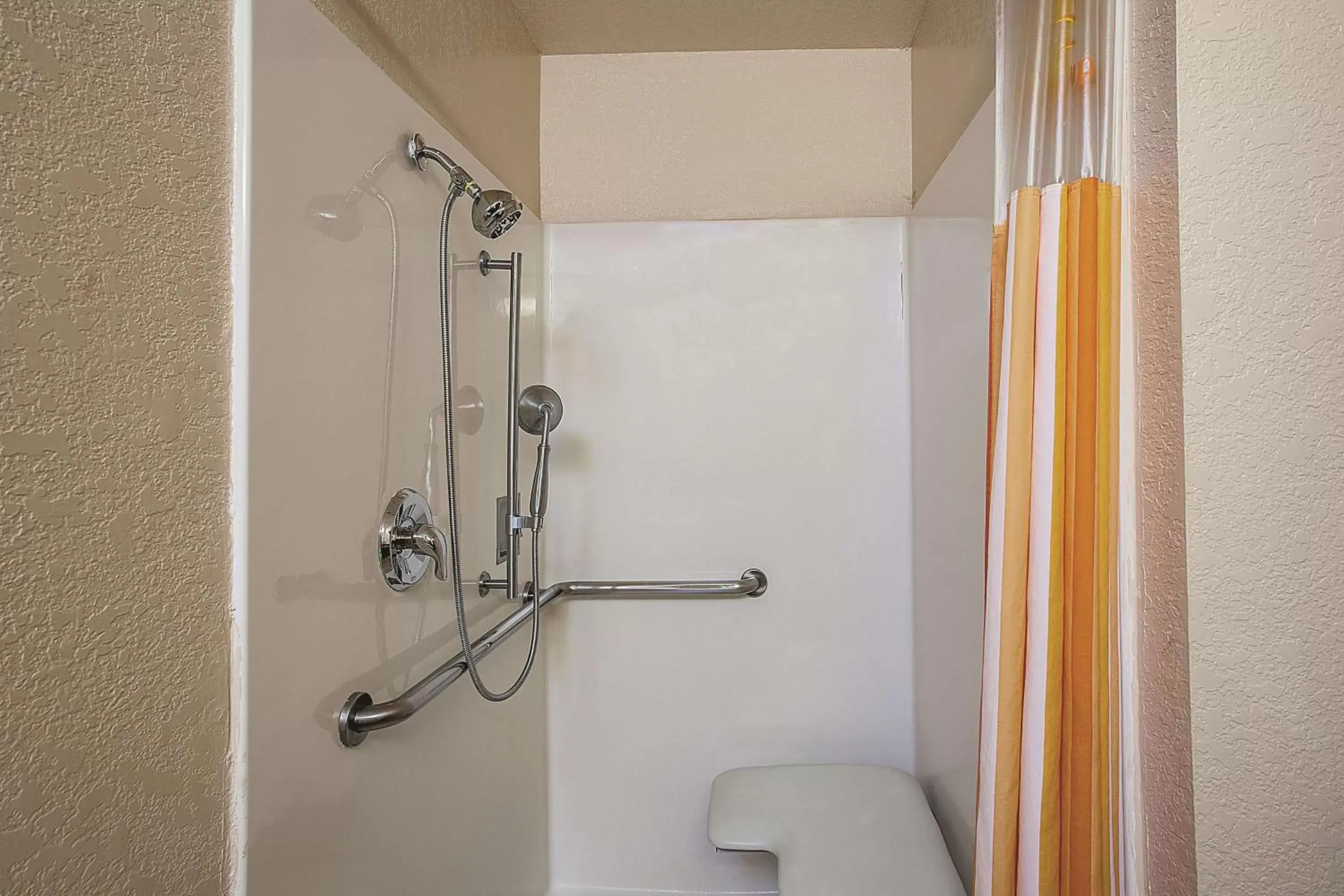 Photo of the whole room, Bathroom in La Quinta by Wyndham Davis