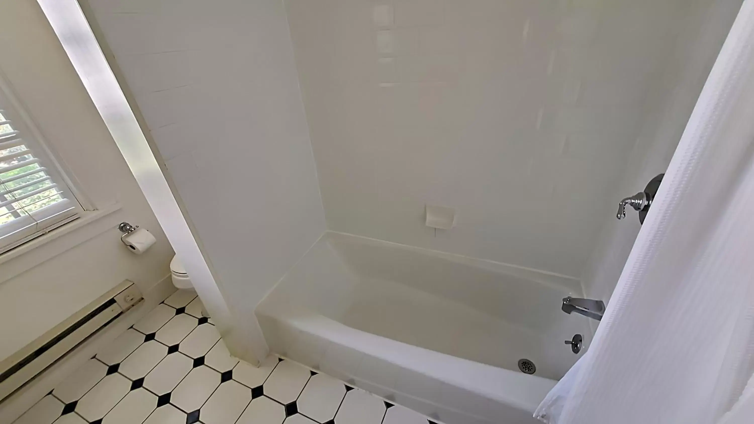 Bathroom in Four Columns Inn