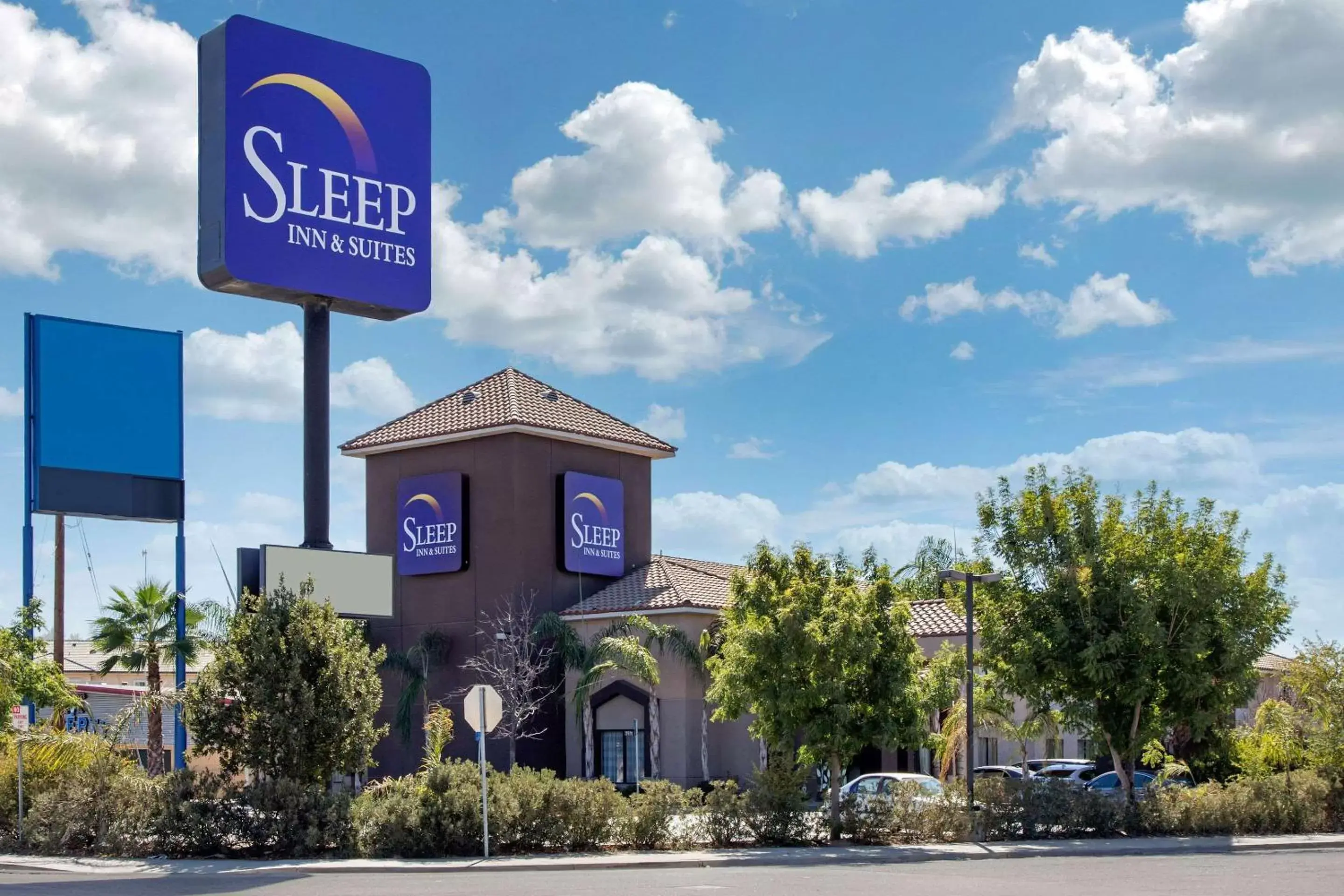 Property Building in Sleep Inn & Suites Bakersfield North