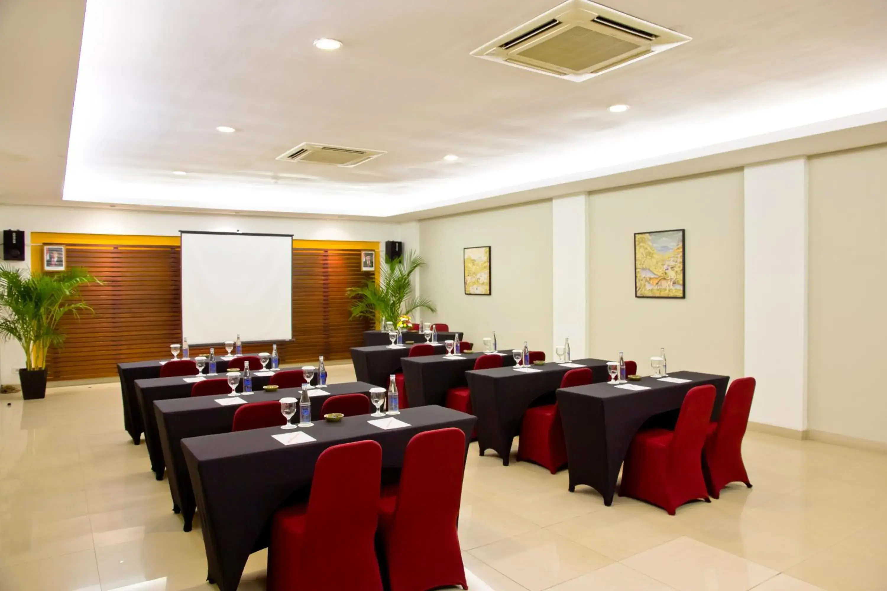 Banquet/Function facilities, Restaurant/Places to Eat in Bali Rani Hotel