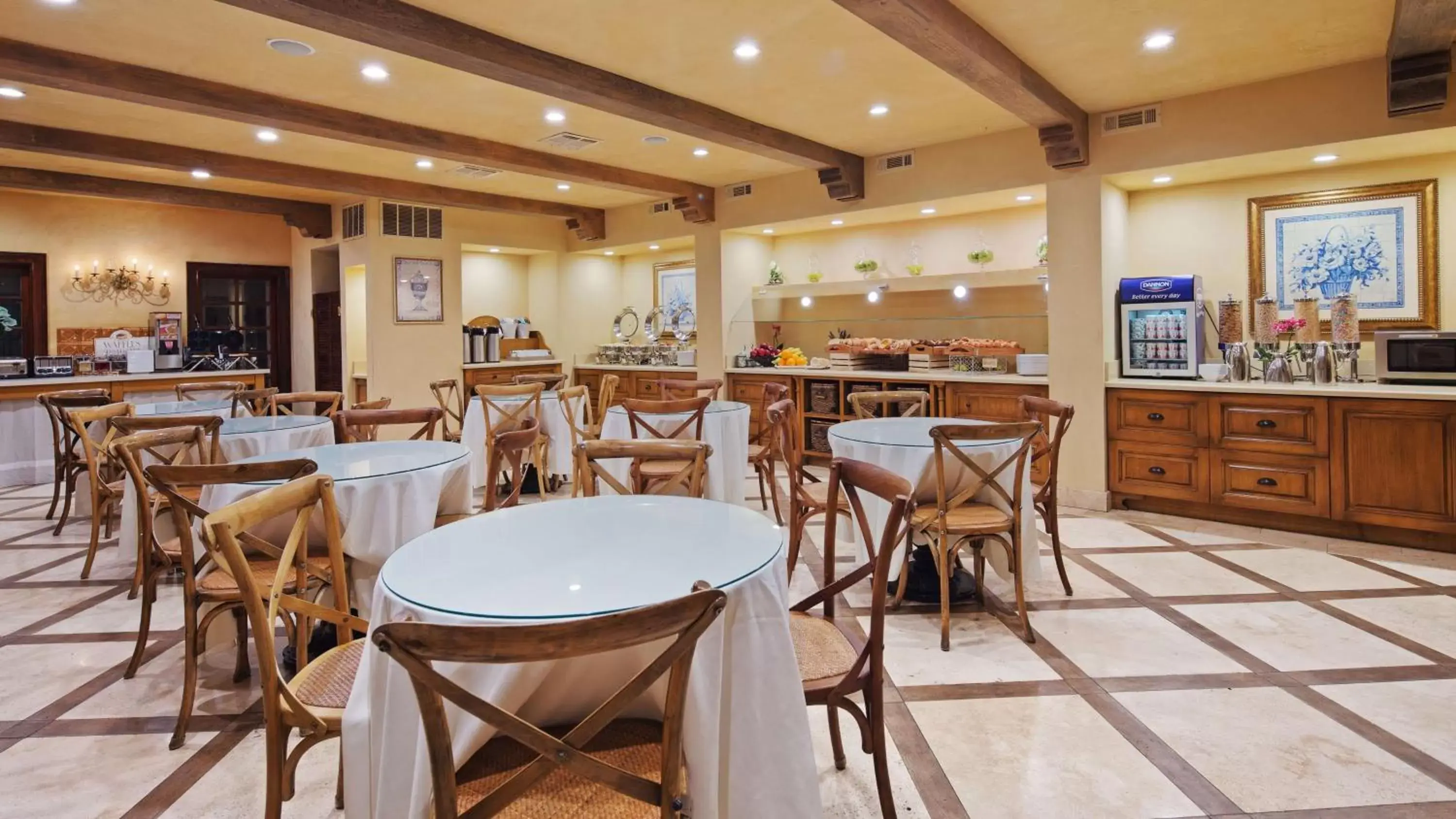 Restaurant/Places to Eat in Best Western Plus Sunset Plaza Hotel