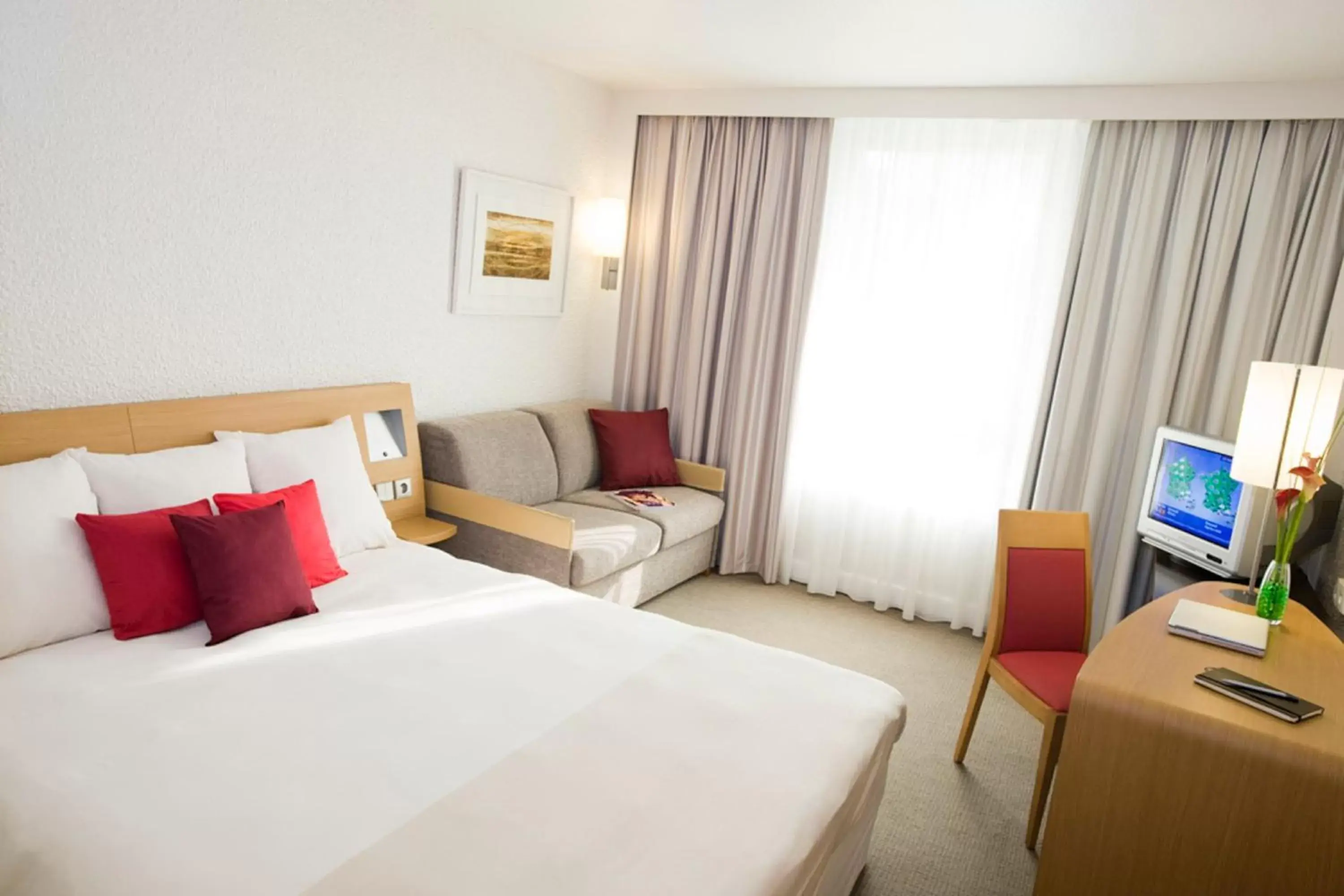 Classic Double Room with Sofa Bed in Novotel Paris Charenton le Pont