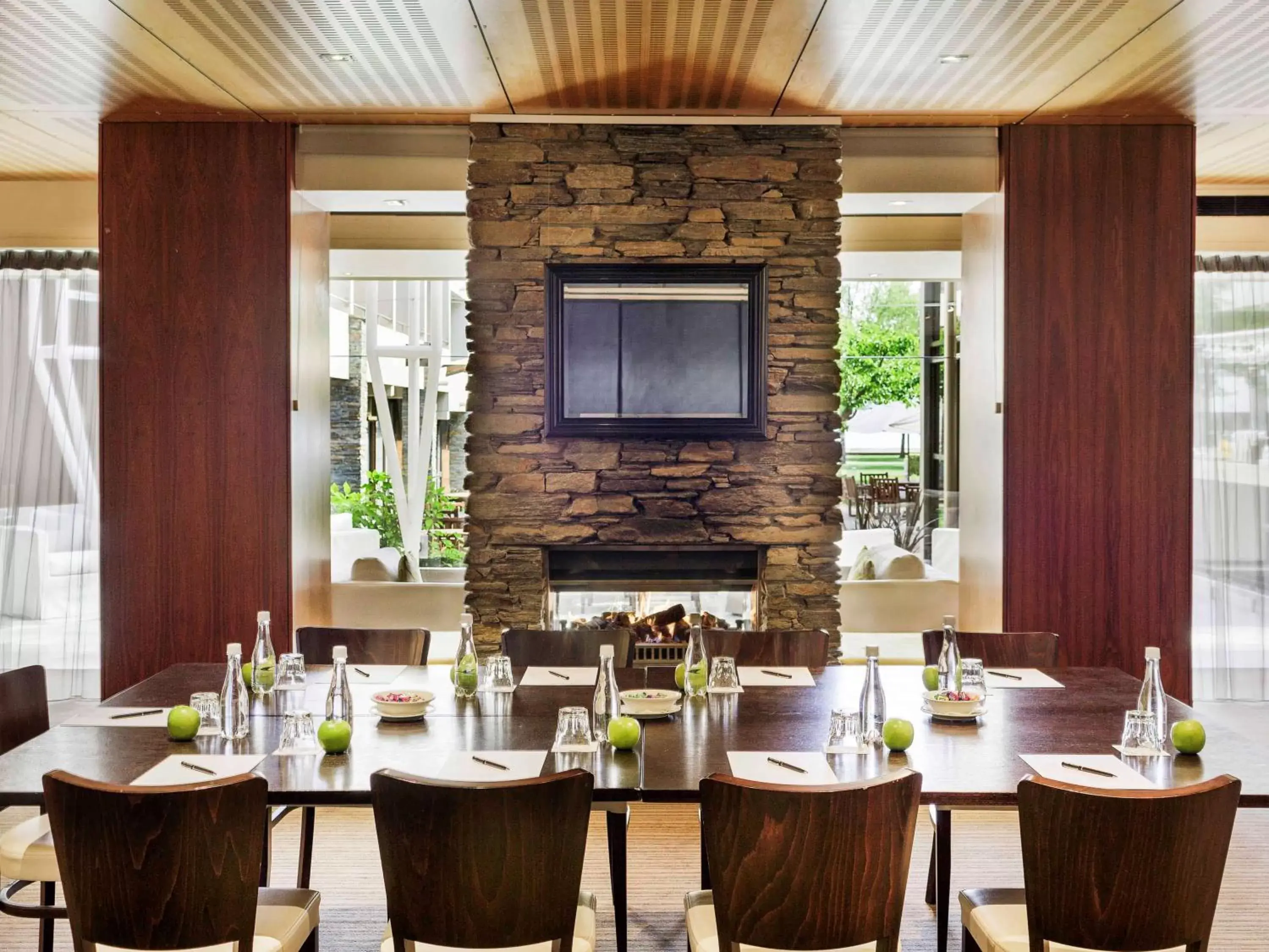 On site, Restaurant/Places to Eat in Novotel Queenstown Lakeside