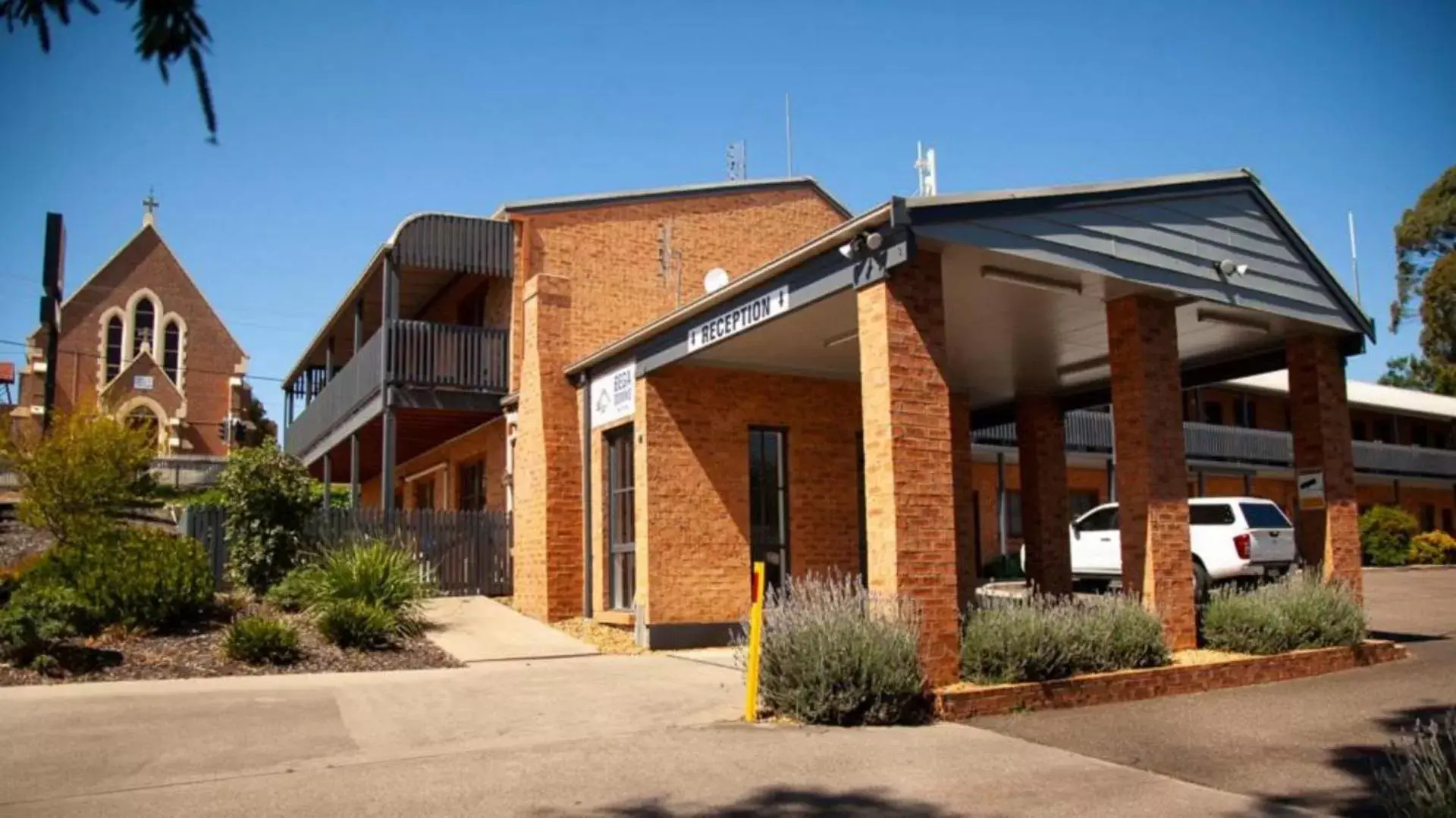 Property Building in Bega Downs Motor Inn